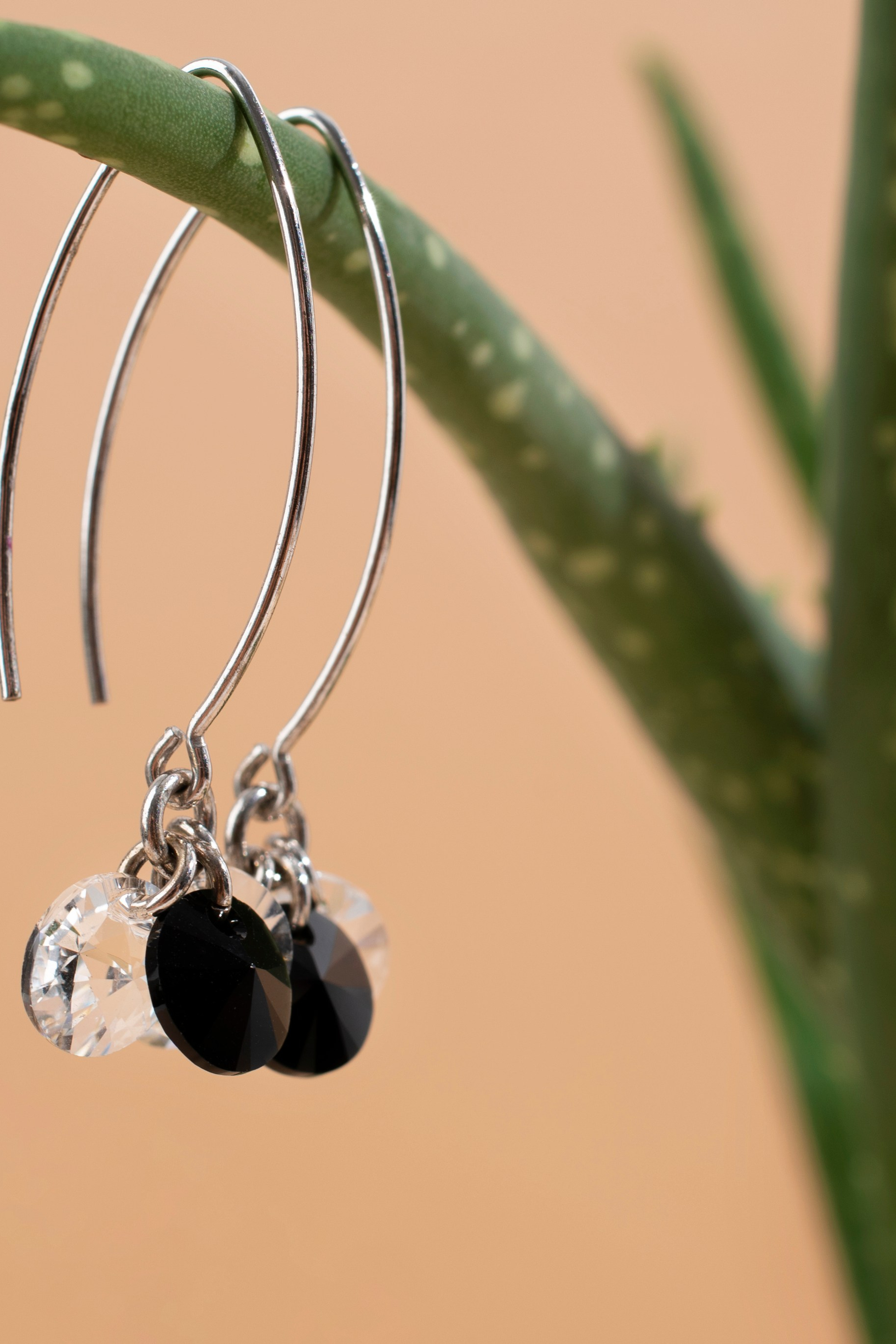 Бижутерия с акцентом на натуральные материалы и камни.