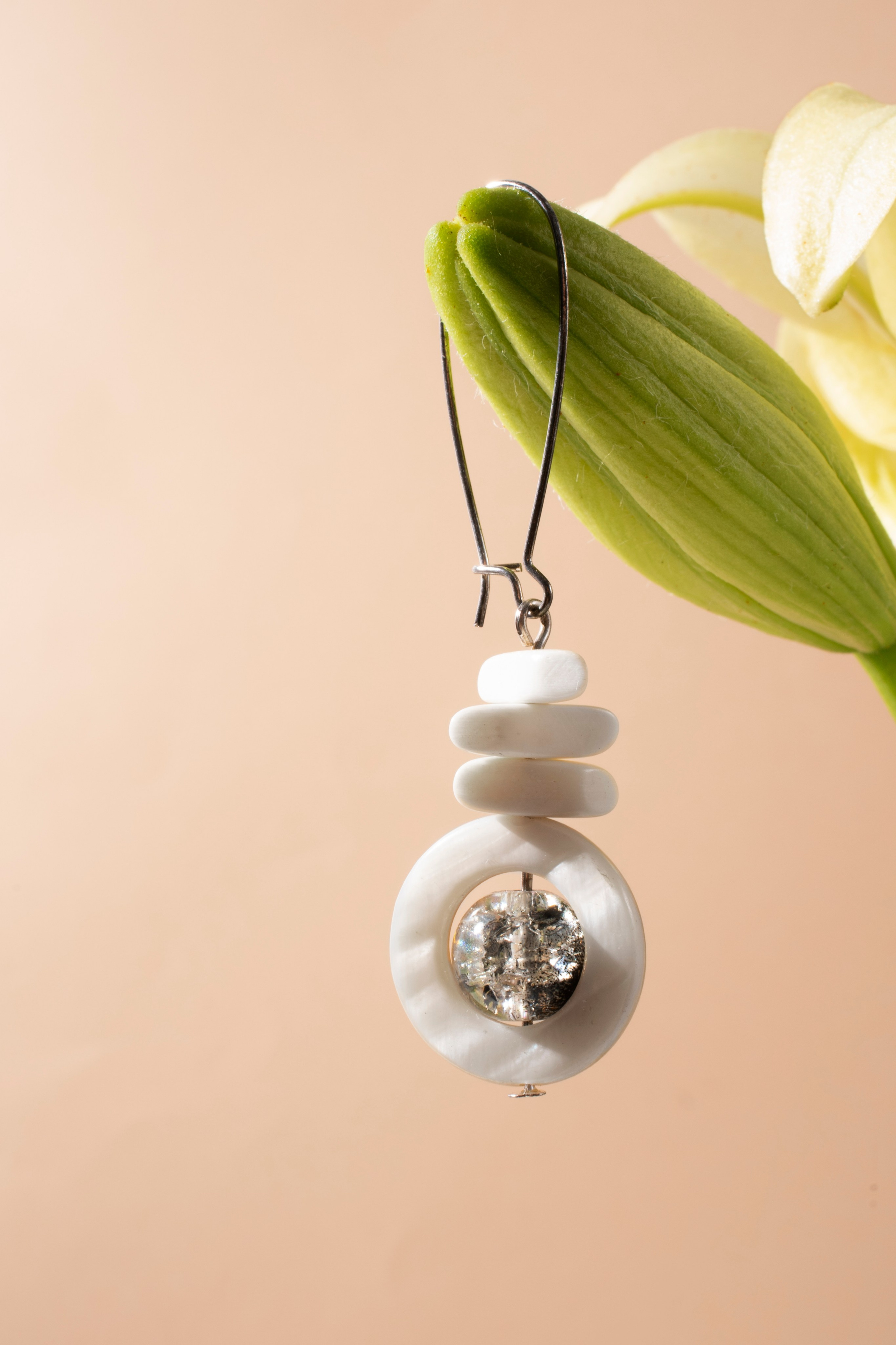 Пример уникальной бижутерии с необычными текстурами.