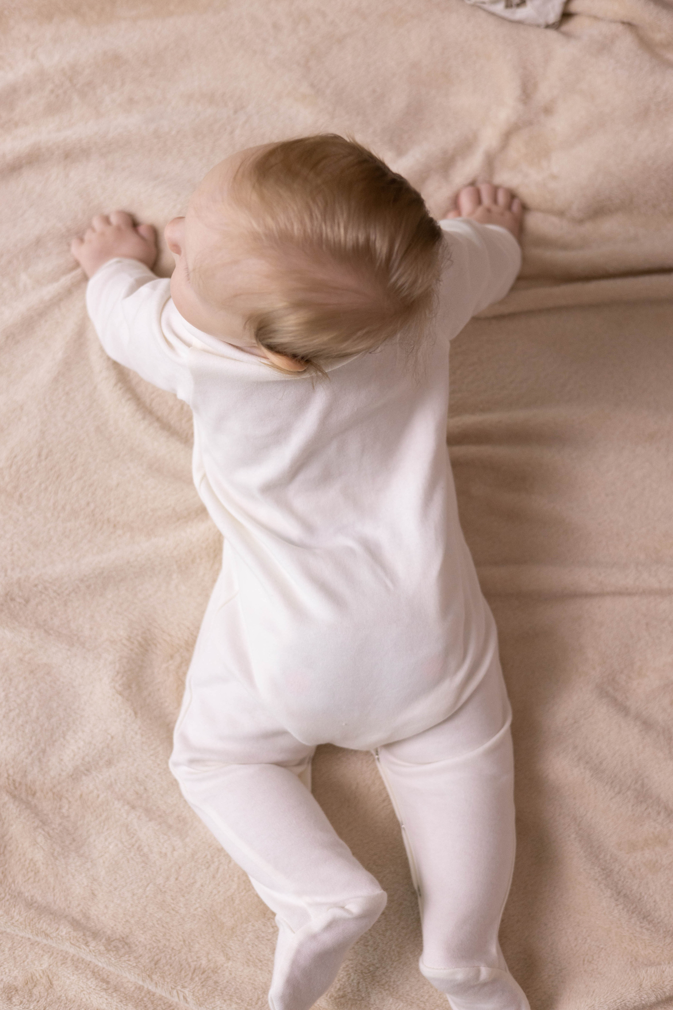 Профессиональная съемка одежды с акцентом на натуральные и гипоаллергенные материалы