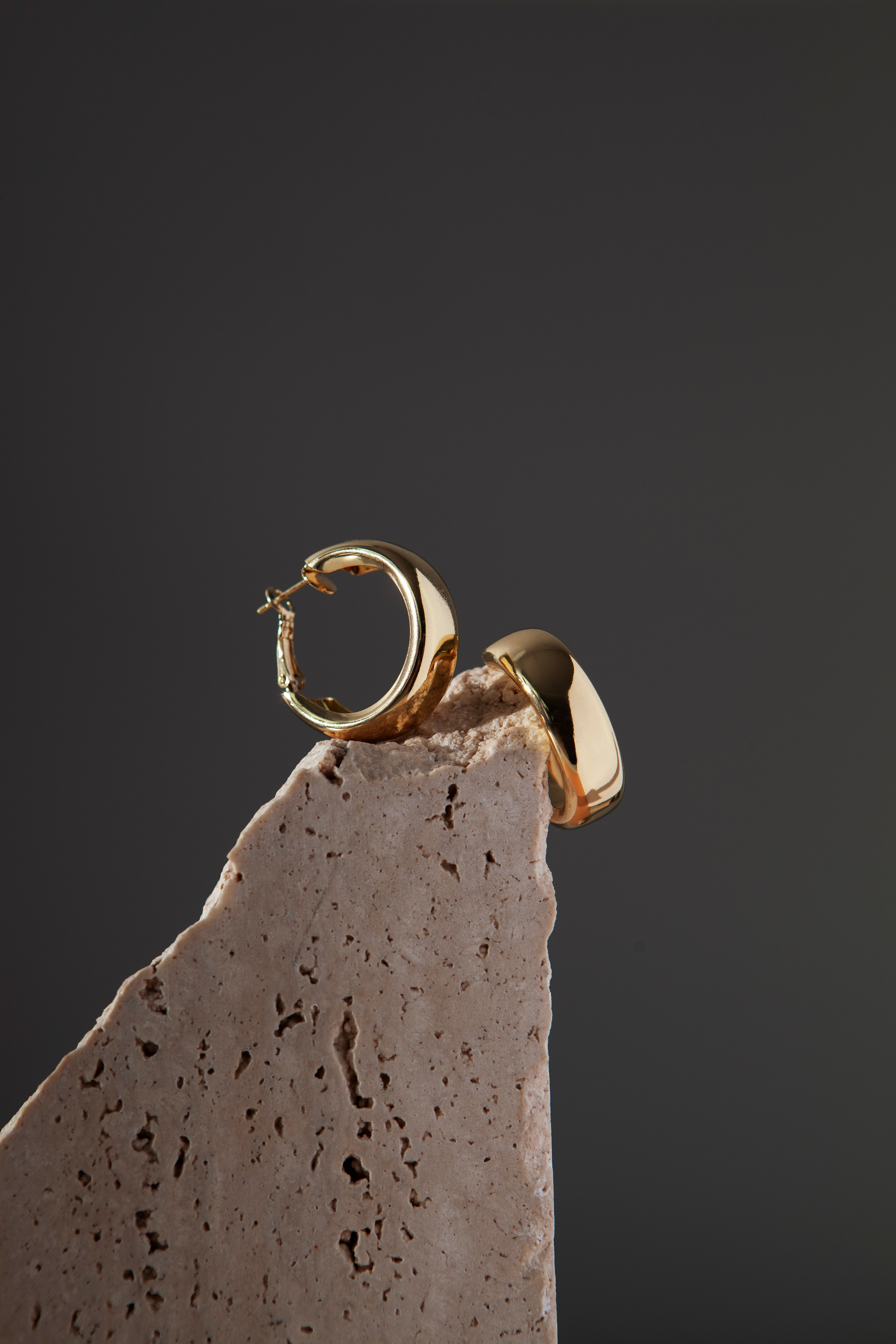 Бижутерия, создающая яркие акценты в любом образе.