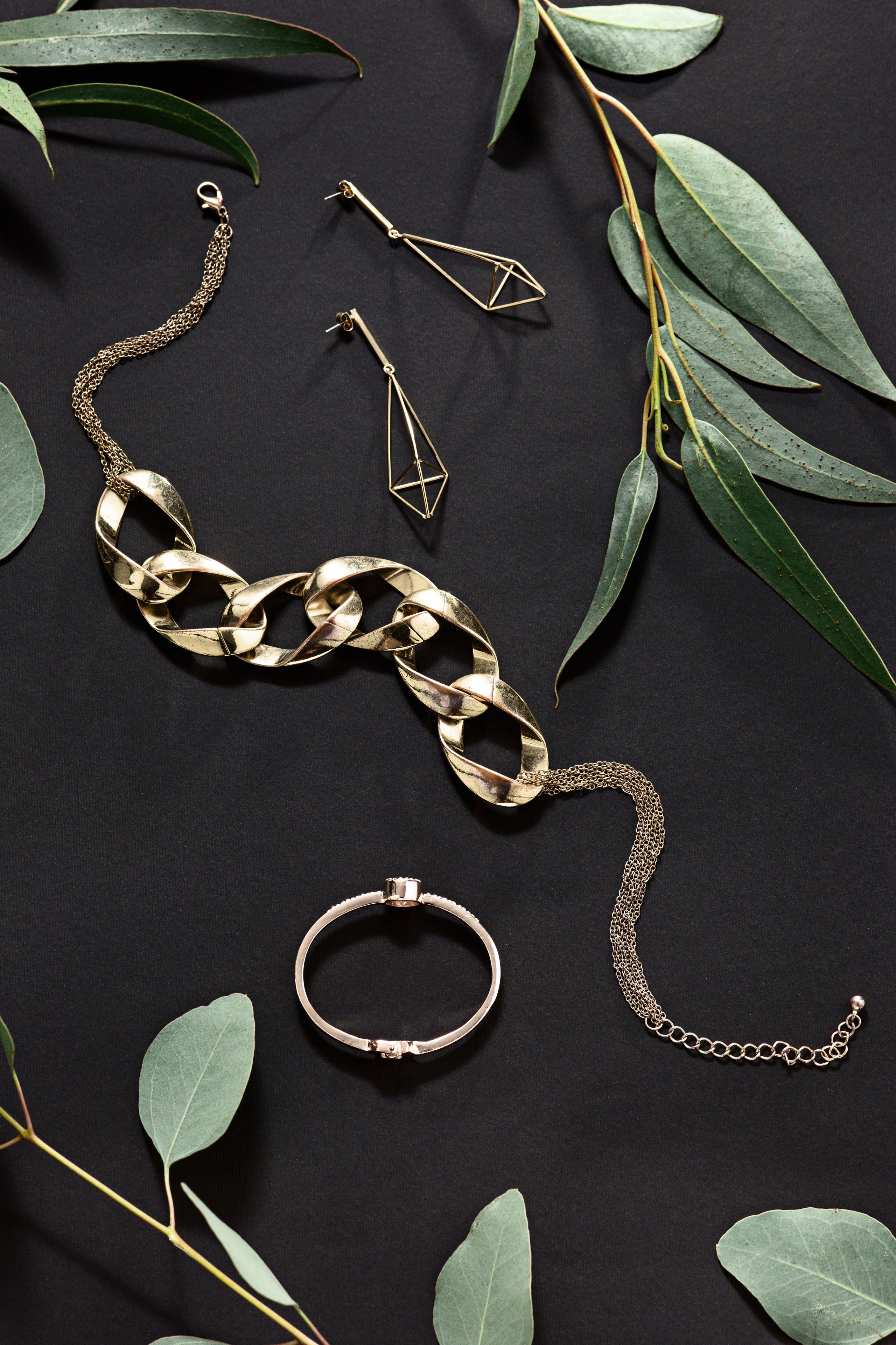 Пример бижутерии, позволяющей выразить индивидуальность.