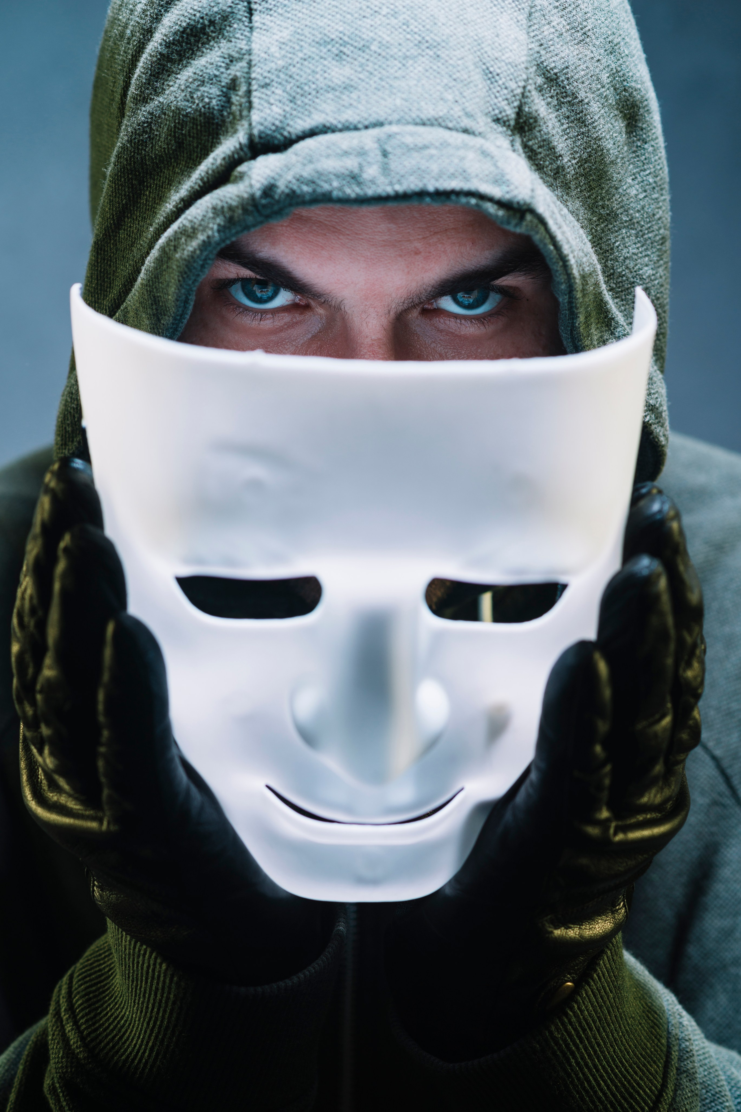 Референс для ярких товаров для праздника с оригинальным дизайном.