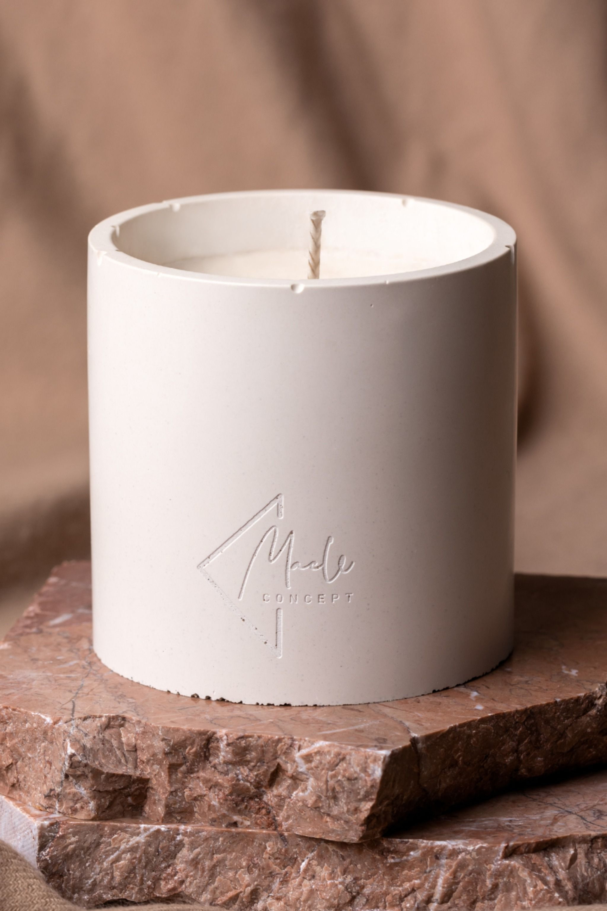 Эффектная съемка свечей-диффузоров для выделения модных трендов