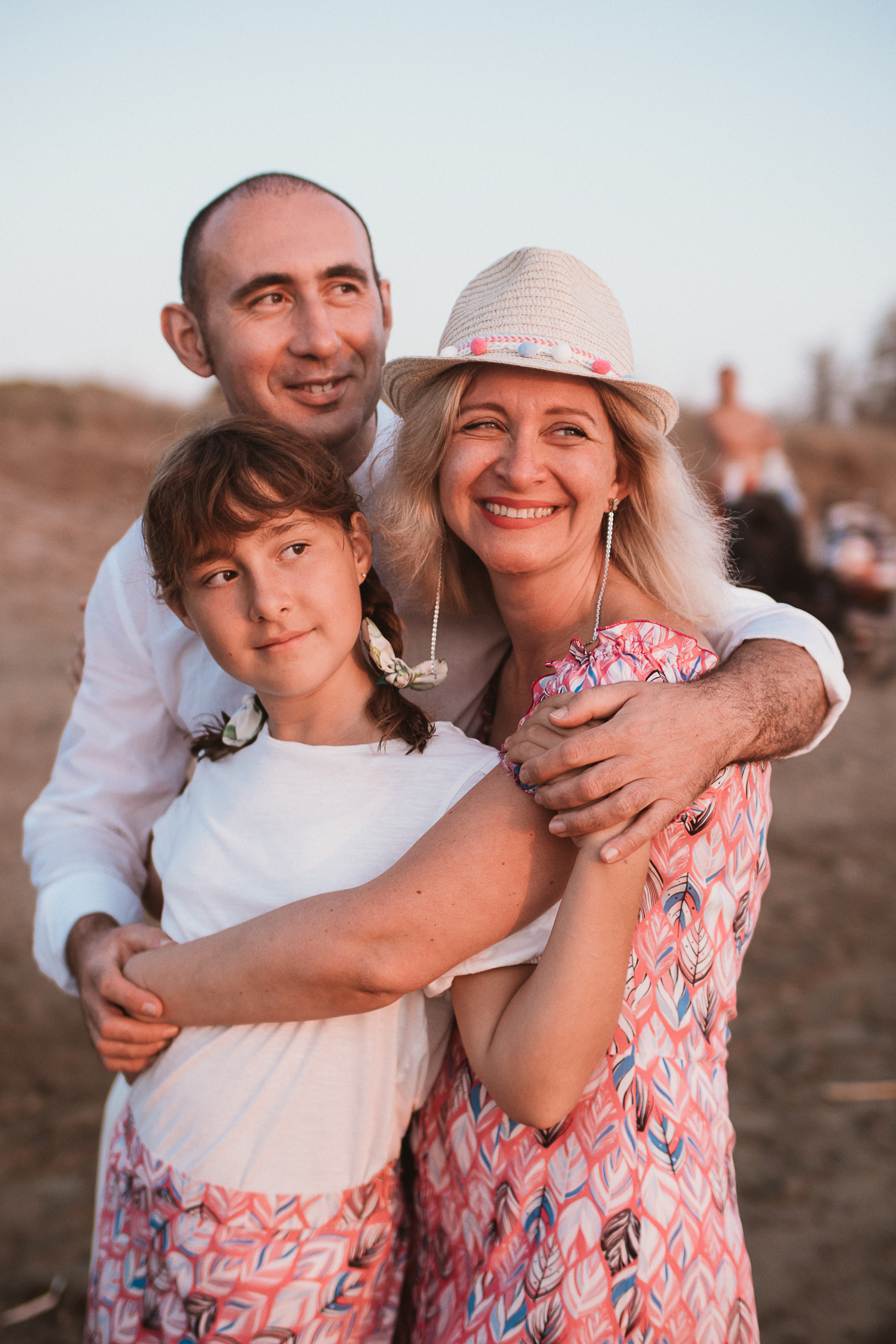 Tanya and Nikita with kids. Family Lifestyle Photographer in Lucca, Italia