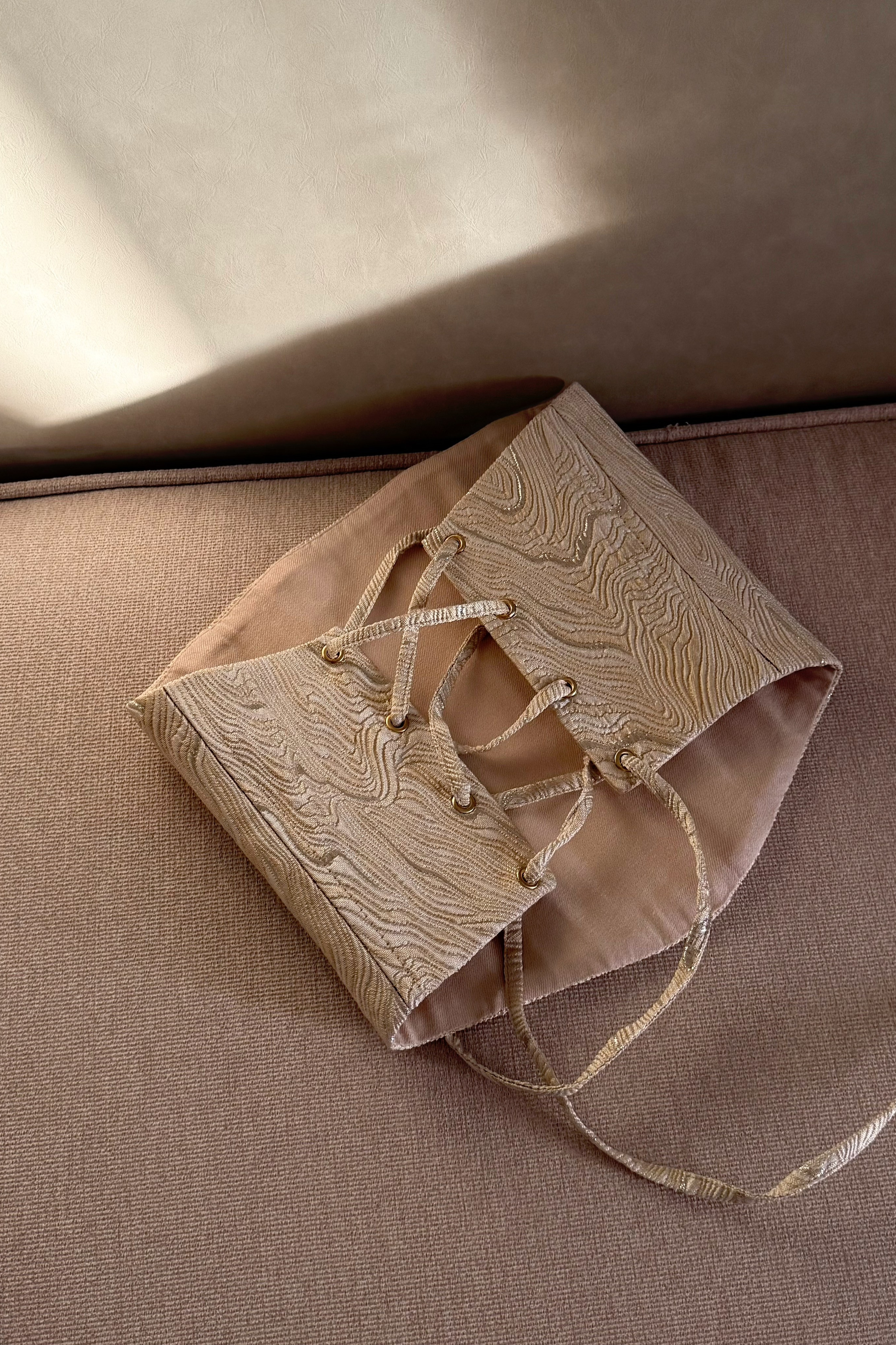 Корсет ‘Paris’ D’Or в золотом оттенке. Одежда для детей