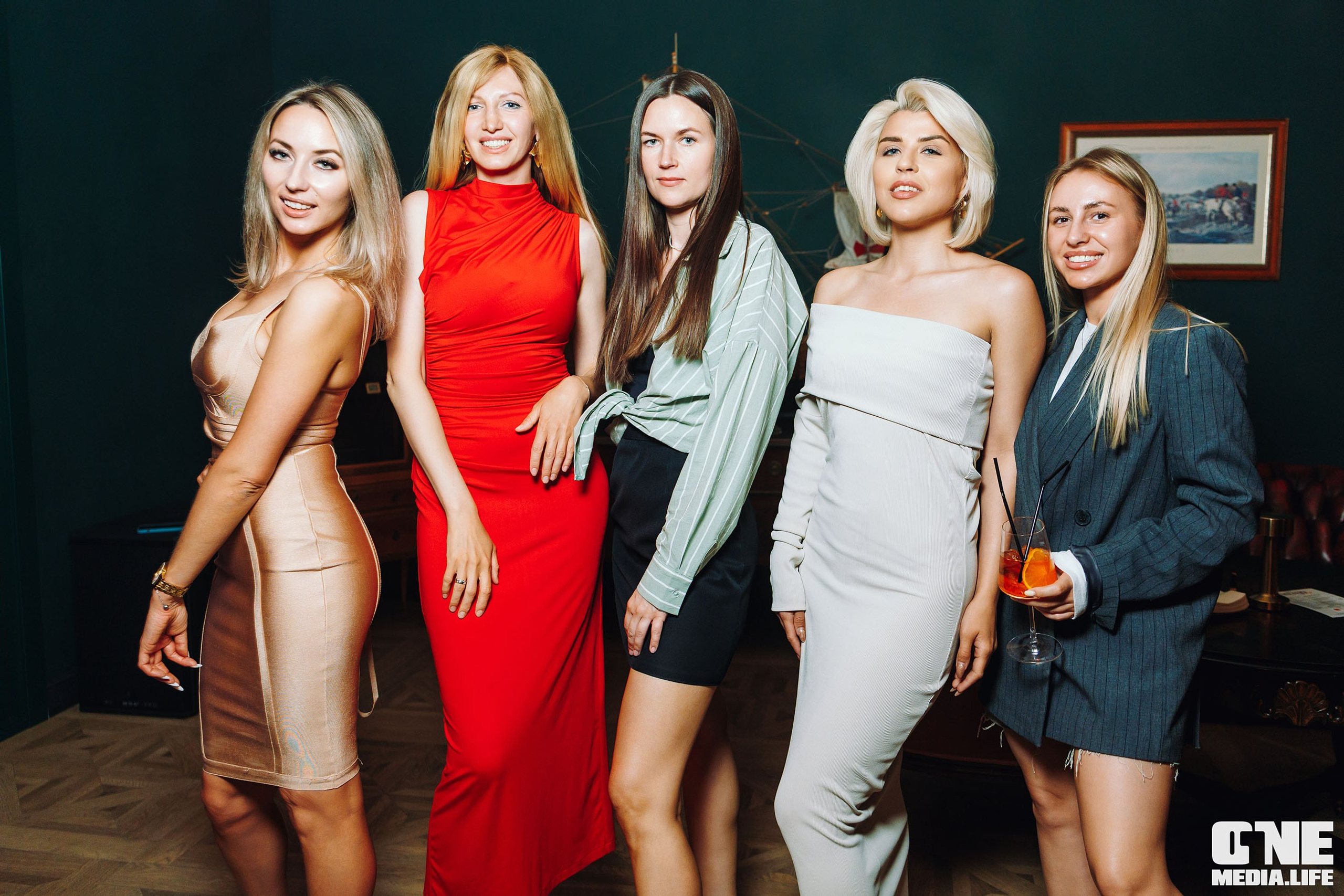 Фотоотчет из караоке клуба Эйфория. One Media Life: фоторепортажи, фотоотчеты с мероприятий и заведений