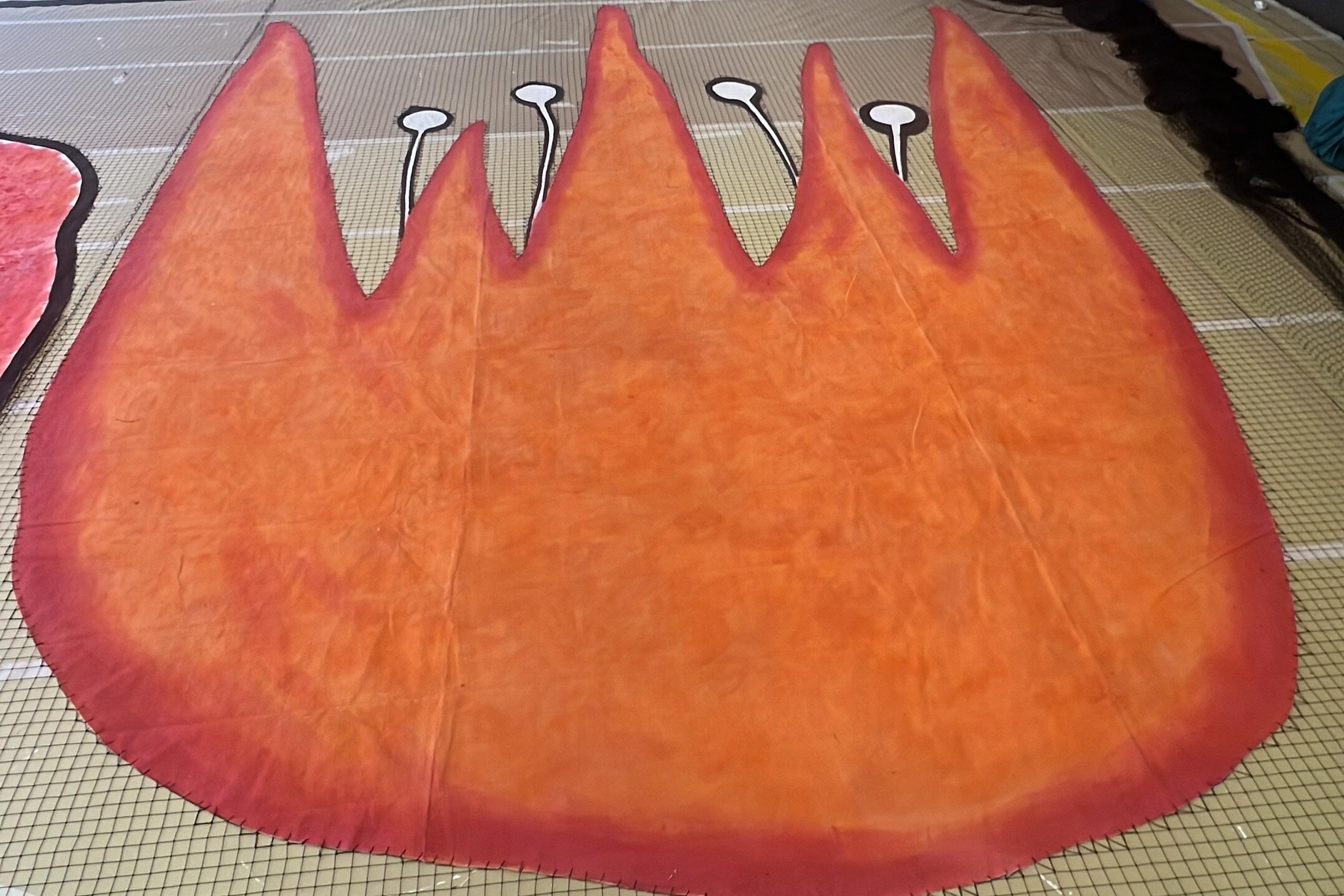 «Три поросёнка. Ой» театре на Таганке. История занавеса. Превращаем идею в технологию