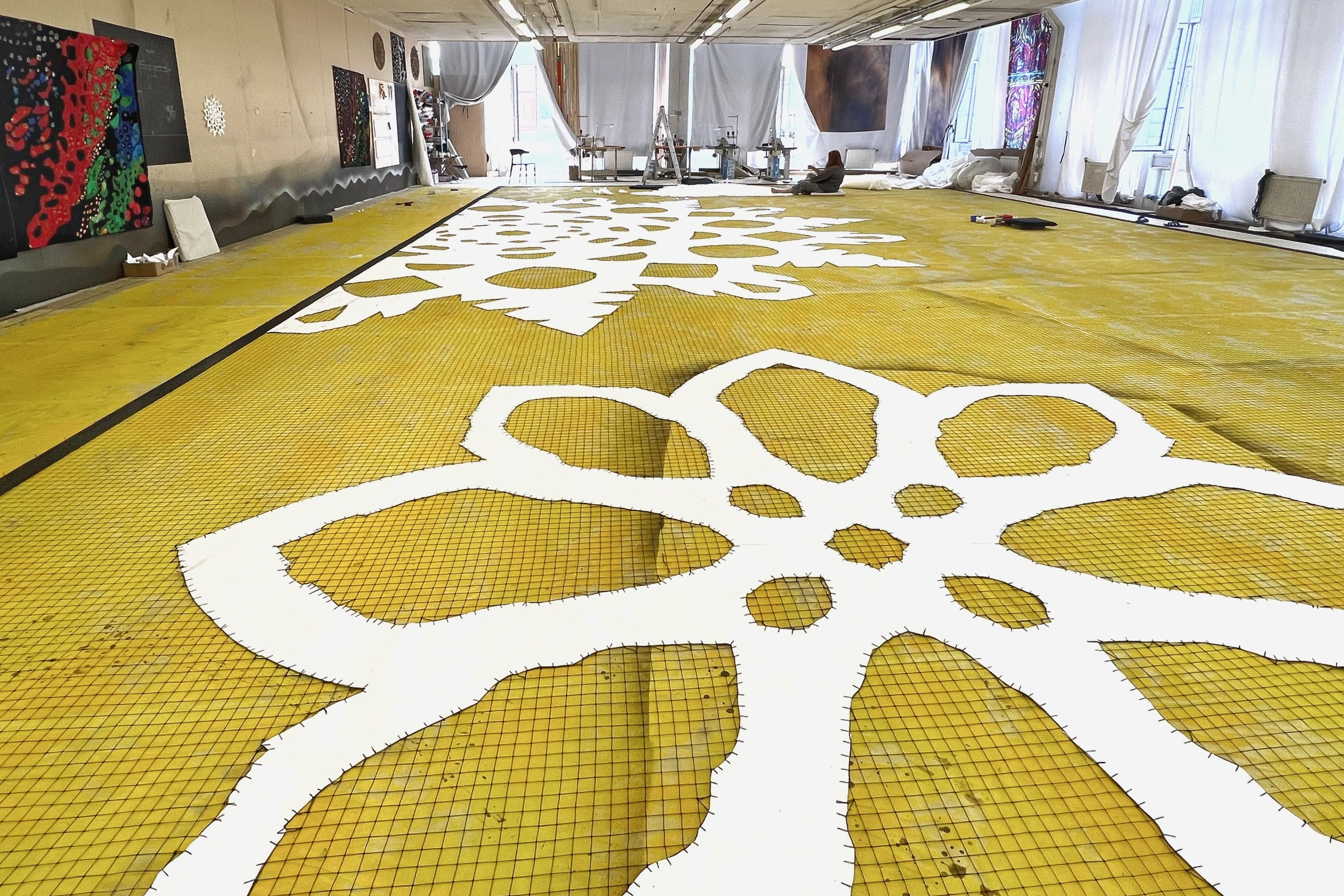 «Три поросёнка. Ой» театре на Таганке. История занавеса. Превращаем идею в технологию