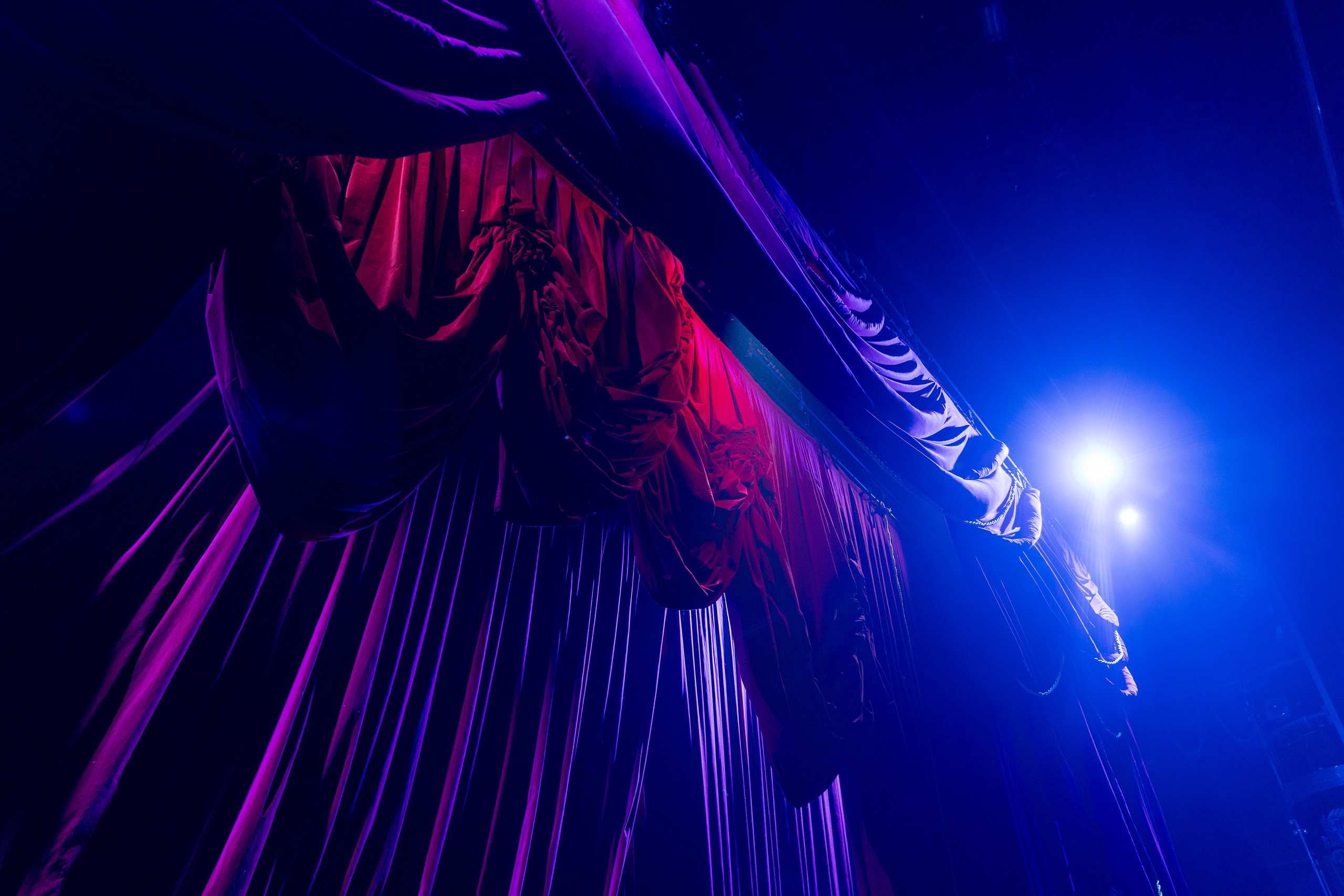 Мягкие декорации для спектакля «Две Анны» | БДТ им. Товстоногова. История занавеса. Превращаем идею в технологию