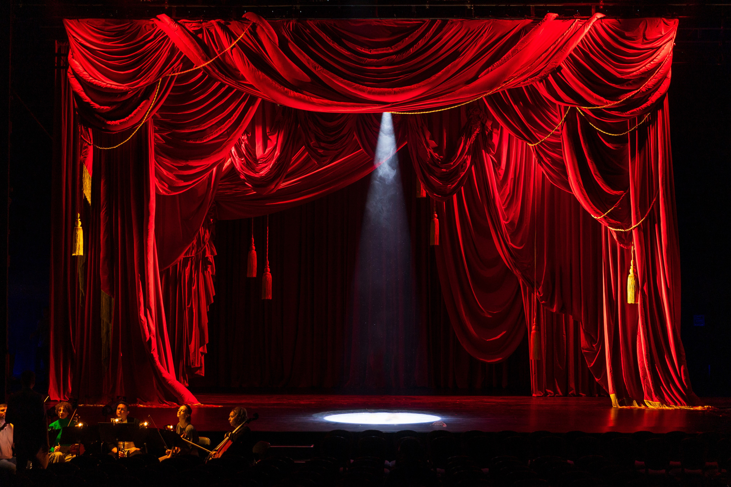 Мягкие декорации для спектакля «Две Анны» | БДТ им. Товстоногова. История занавеса. Превращаем идею в технологию