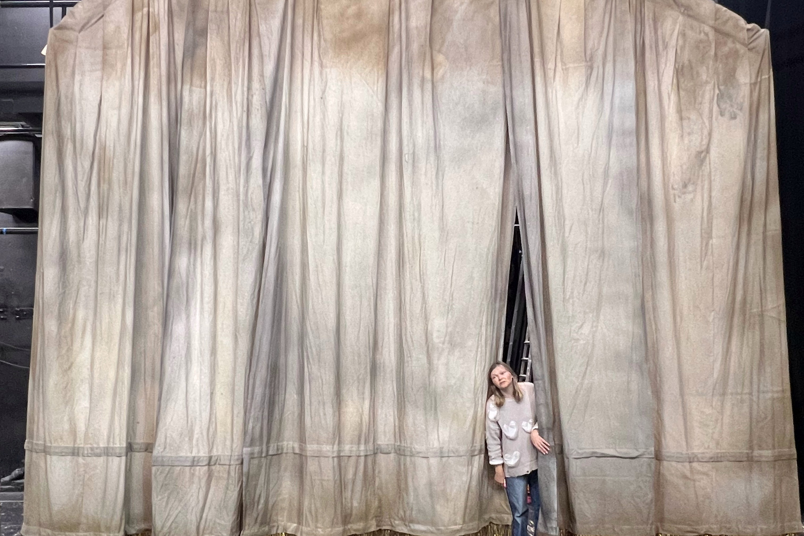 «Митина Любовь» Московский международный Дом Музыки. История занавеса. Превращаем идею в технологию