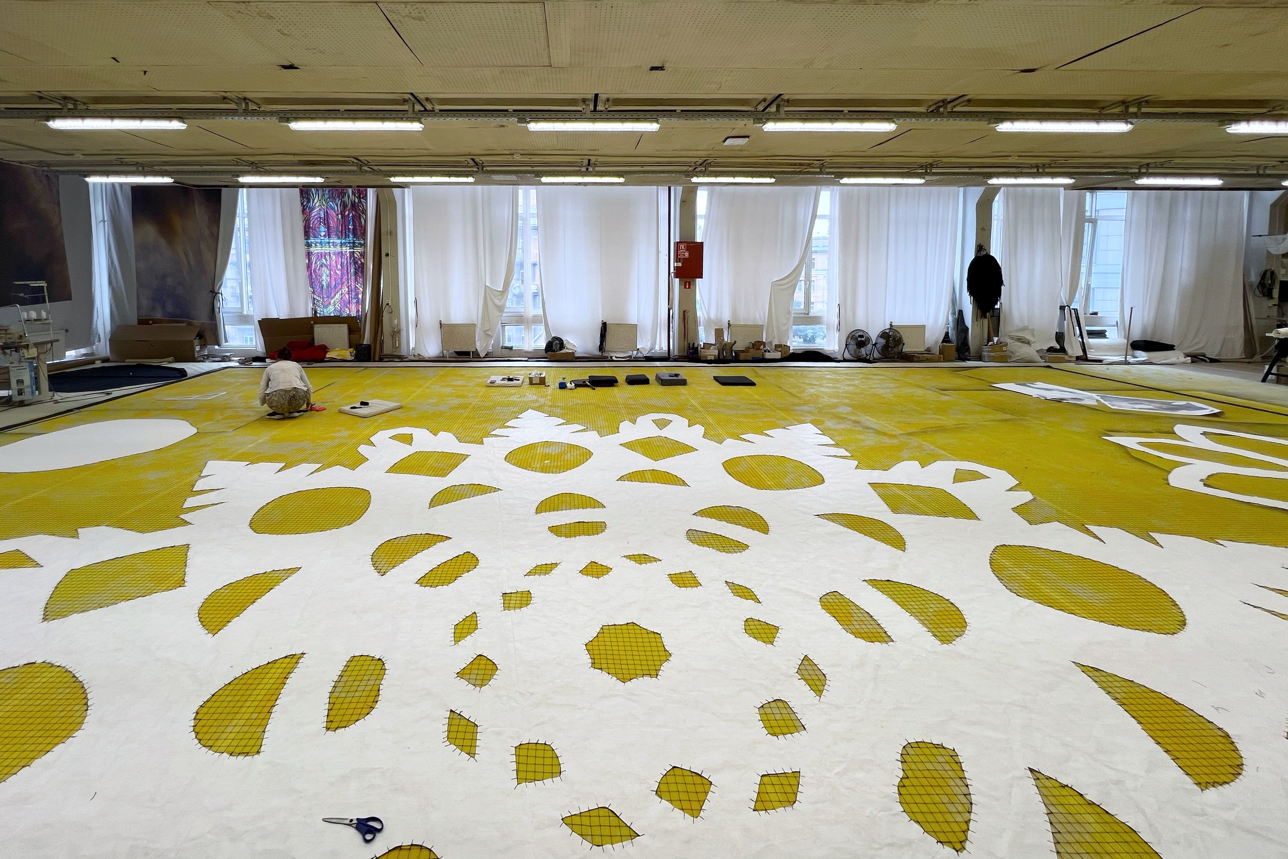 «Три поросёнка. Ой» театре на Таганке. История занавеса. Превращаем идею в технологию