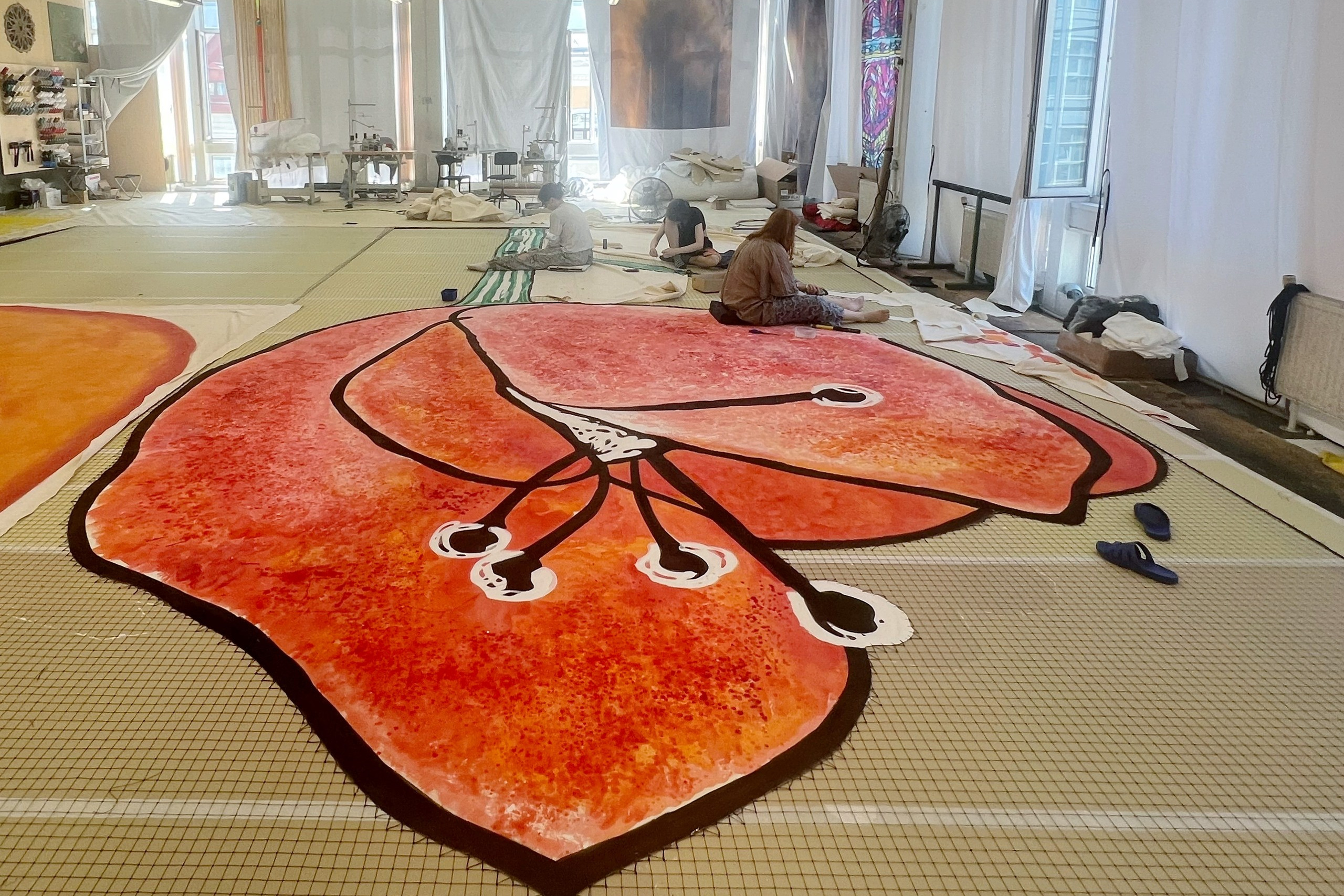 «Три поросёнка. Ой» театре на Таганке. История занавеса. Превращаем идею в технологию