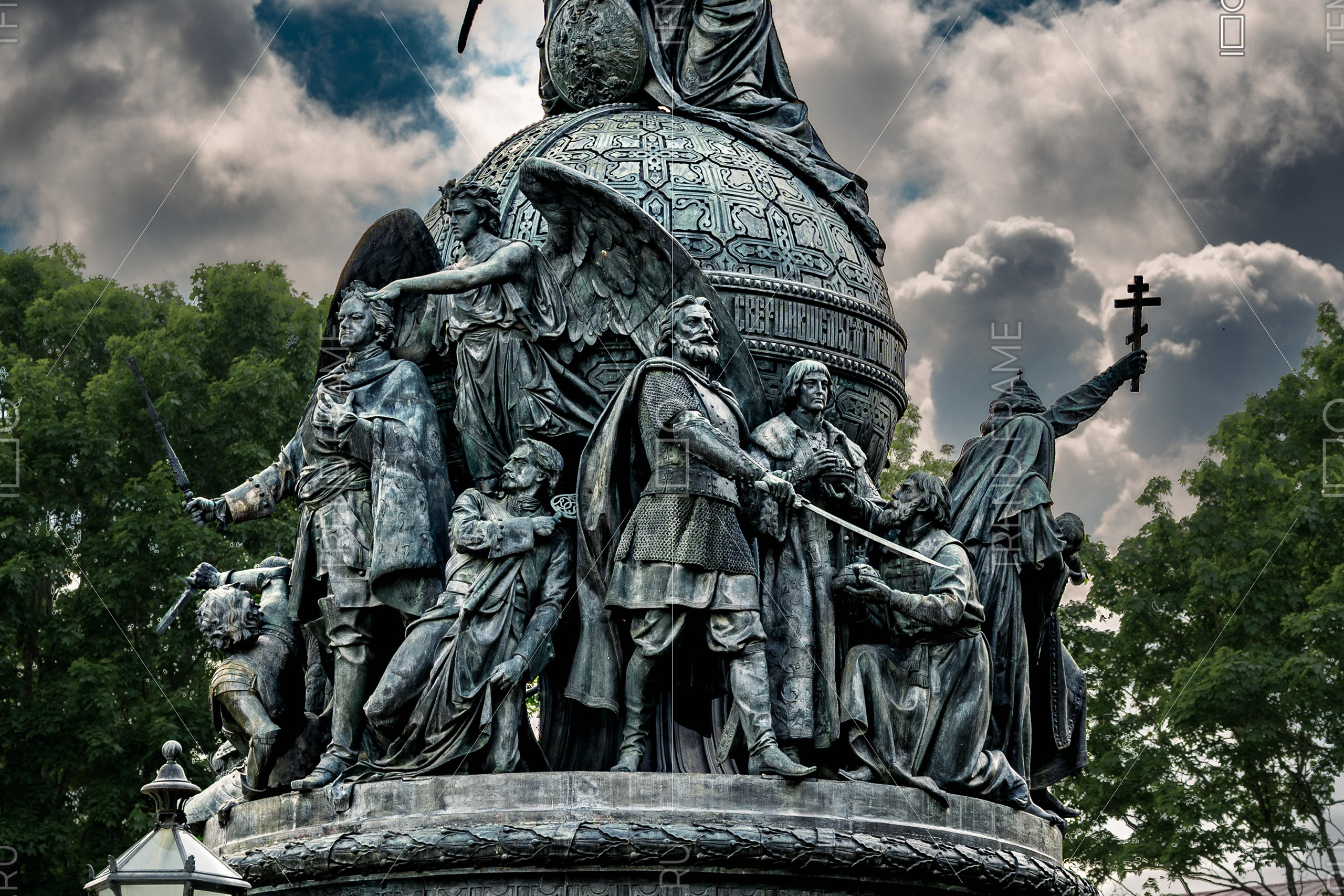 Памятник Тысячелетию России Великий Новгород, скульптуры памятника Тысячелетию России фото, достопримечательности Великого Новгорода