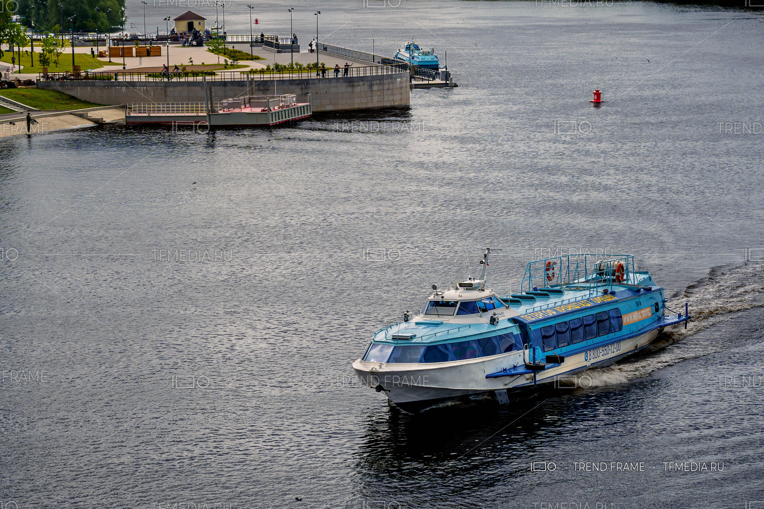 река Волхов катер на подводных крыльях фото TrendFrame, смотровая площадка Великий Новгород, прогулка по реке