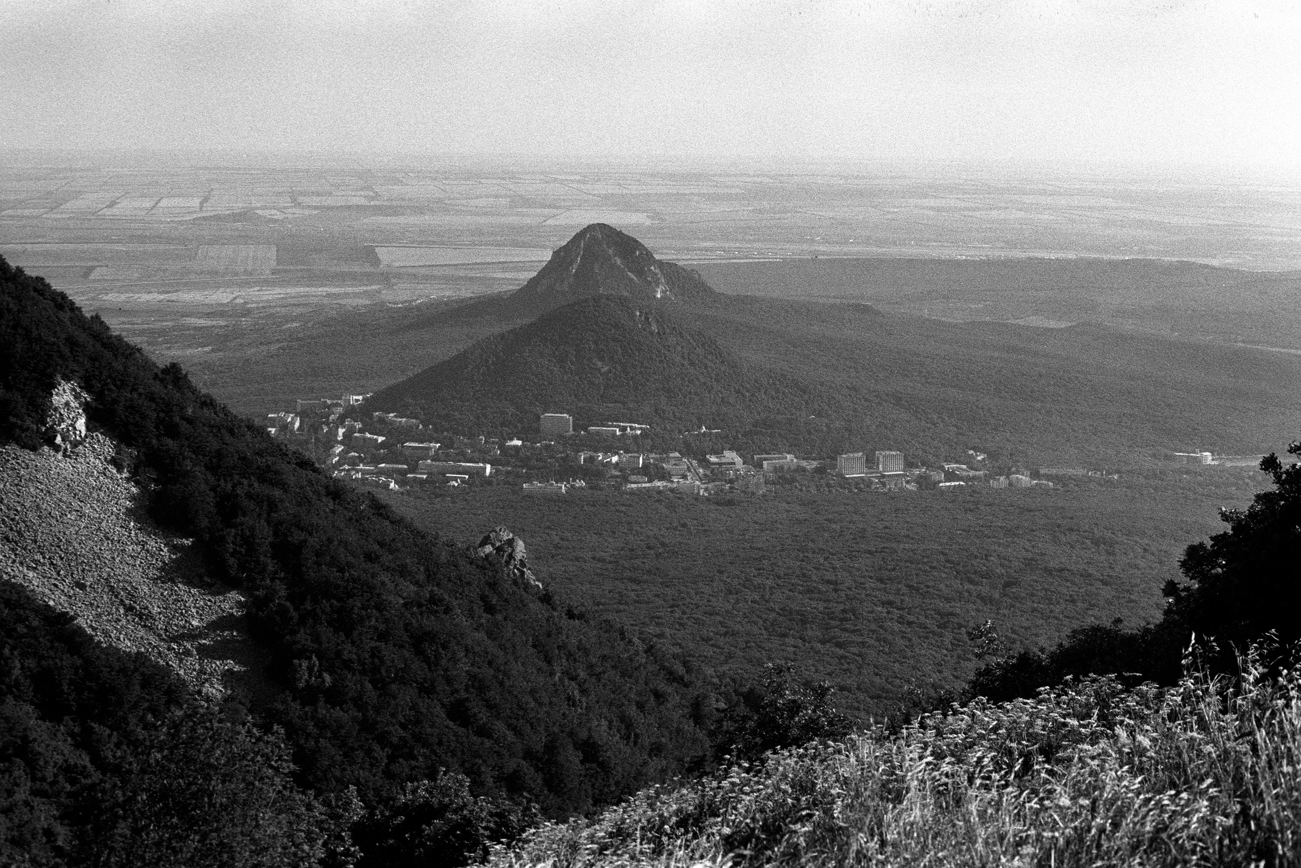 Ilford XP2 Plus-monochrome. Пленочный фотограф на КМВ Мирнов Игорь