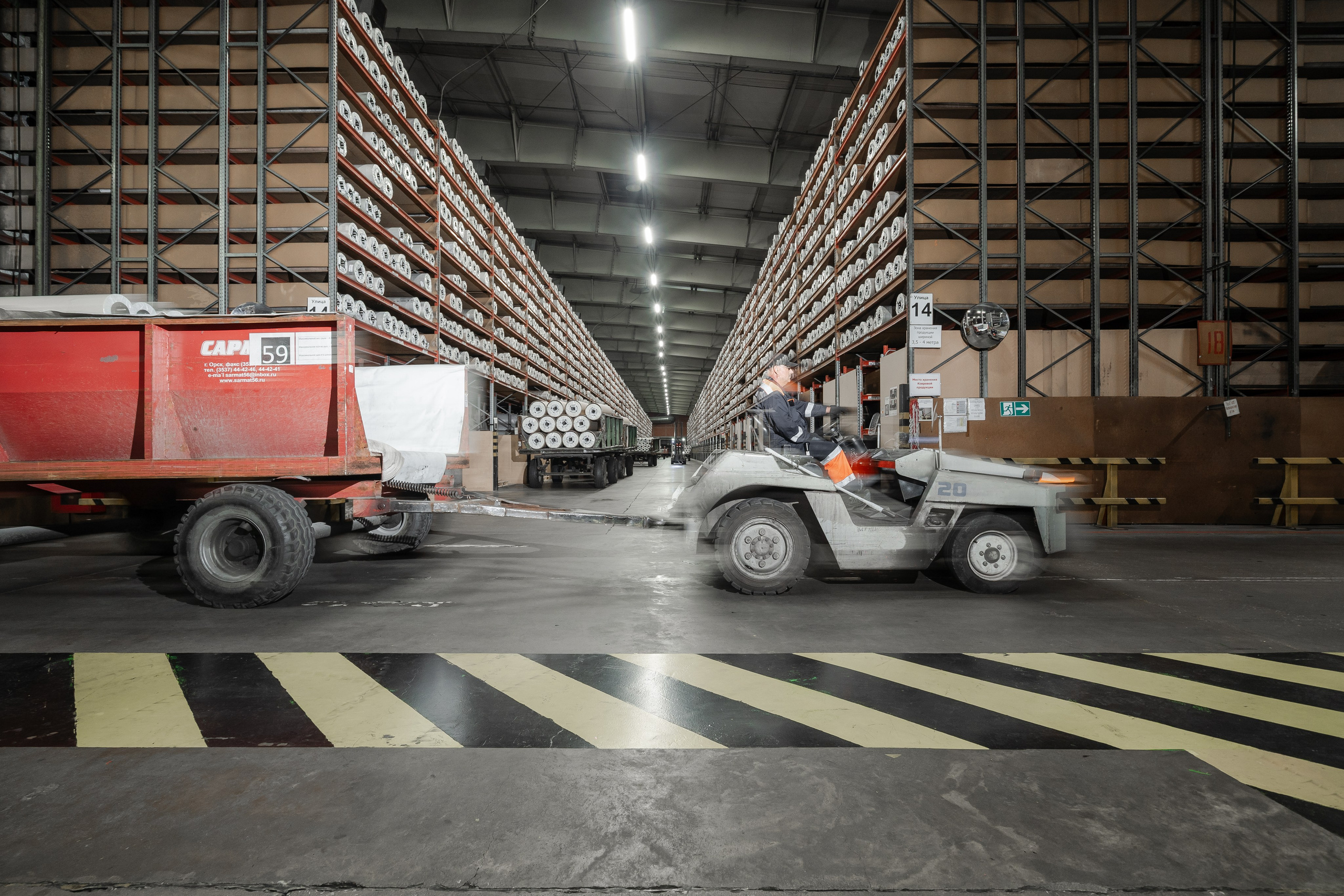 Фотосъемка предприятия, погрузочно-разгрузочные работы на складе организации.