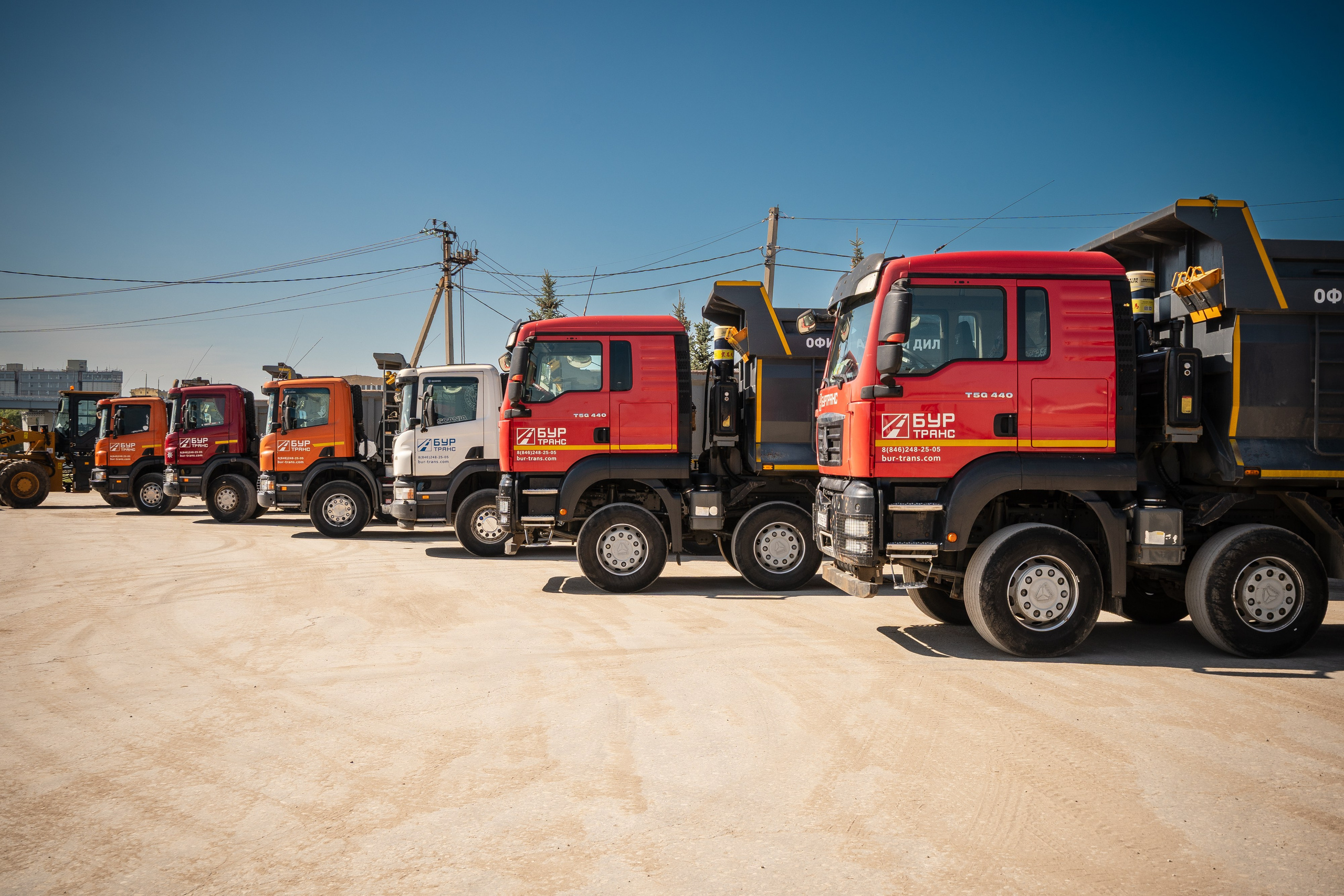Профессиональная фотосъемка техники и автопарка предприятия по перевозке щебня и песка.