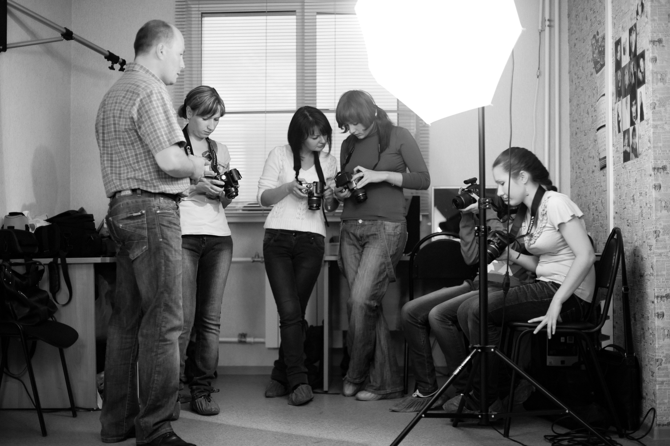 В процессе обучения важно делать небольшие перерывы, чтобы оценить результаты и скорректировать творческую работу.