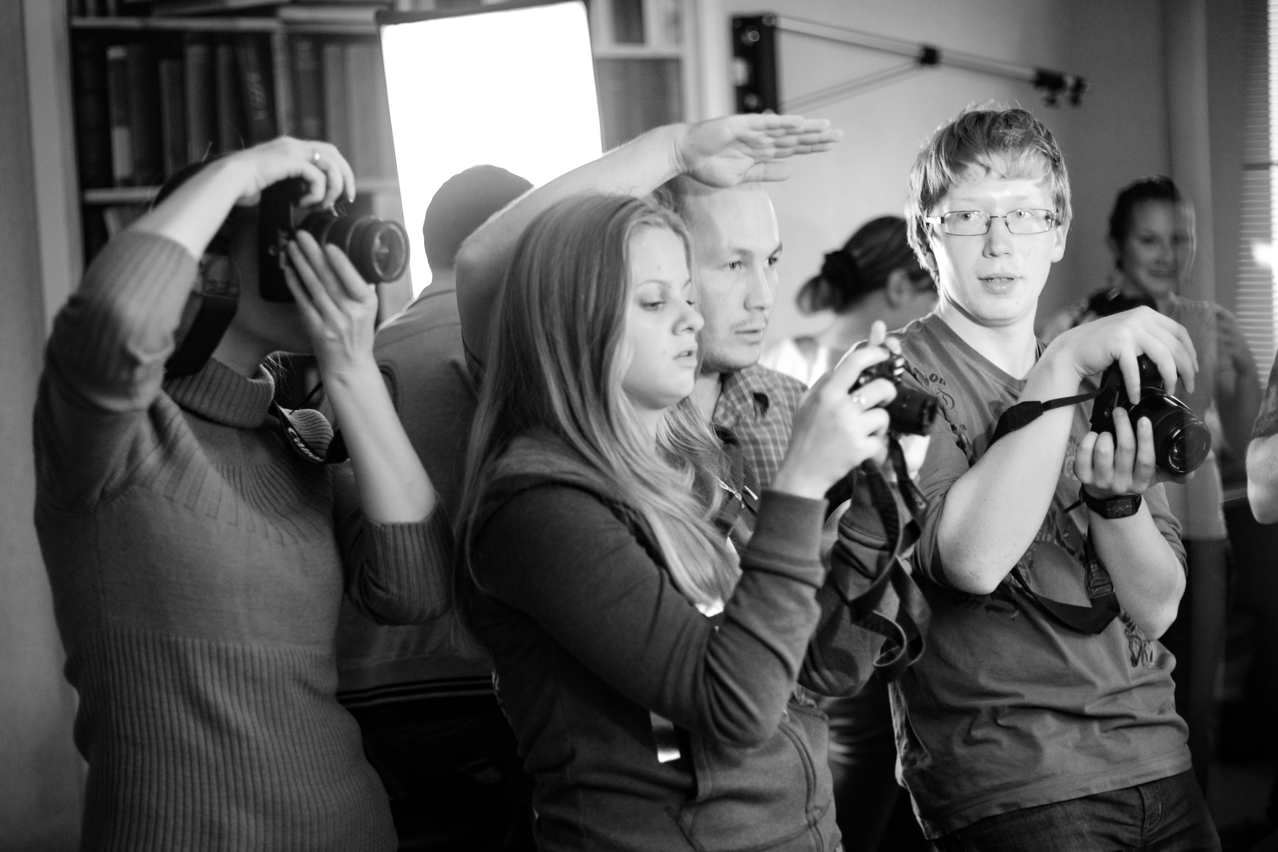 Атмосфера в студии всегда очень доброжелательная и позитивная. Ученики отмечают особое настроение и вдохновение.