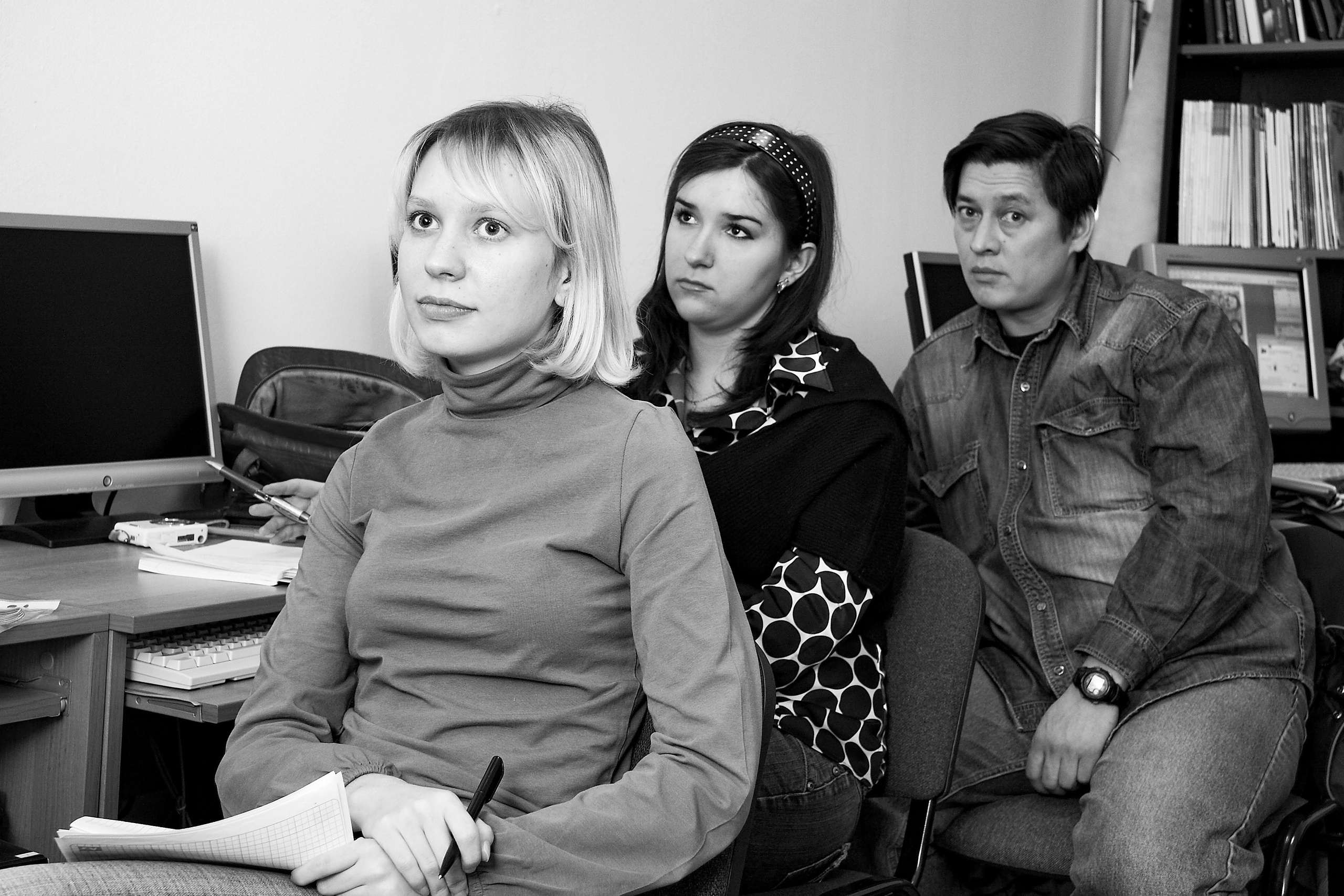 Практика без теории неэффективна, поэтому на занятиях обязательно изучаются теоретические аспекты фотографии.