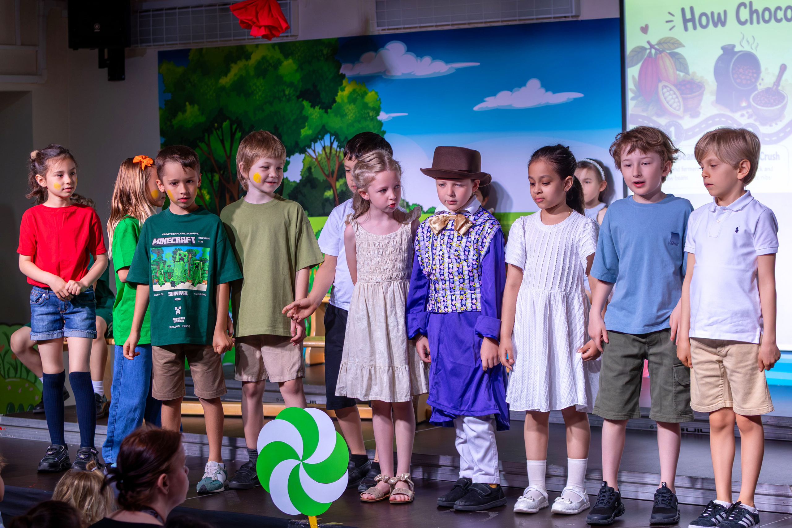 The International School of Moscow. Color Day. Выпускные альбомы для школы и детского сада — школьный фотограф Подольск, Троицк, Щербинка, Москва