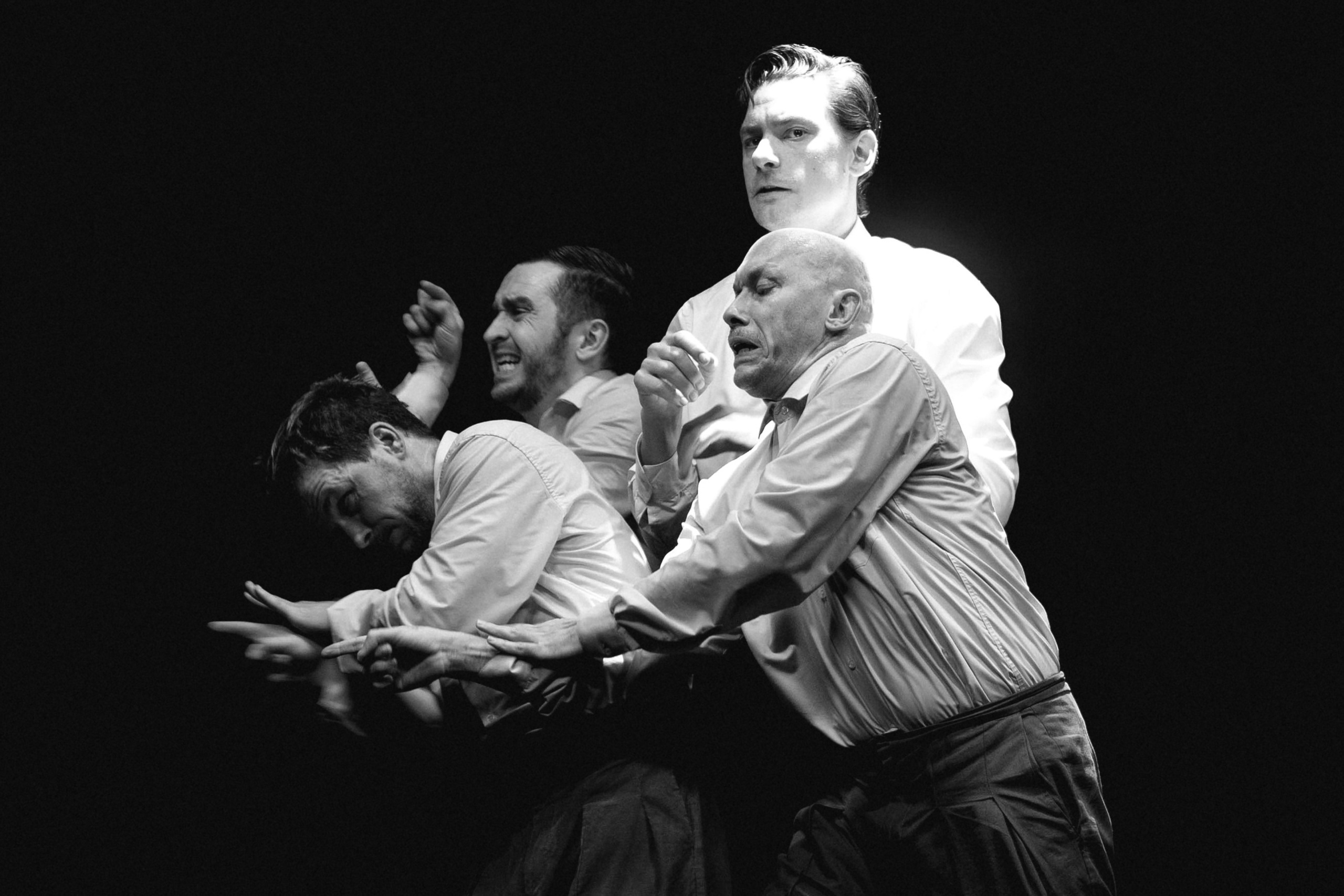 Публикации фотографий. Театральный фотограф Михаил Макаричев-Энгельс