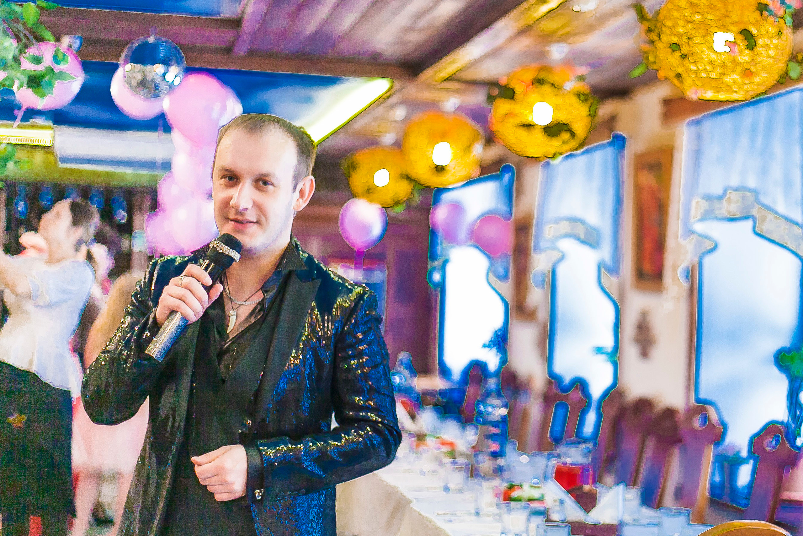 Поющий ведущий Сергей Голубев