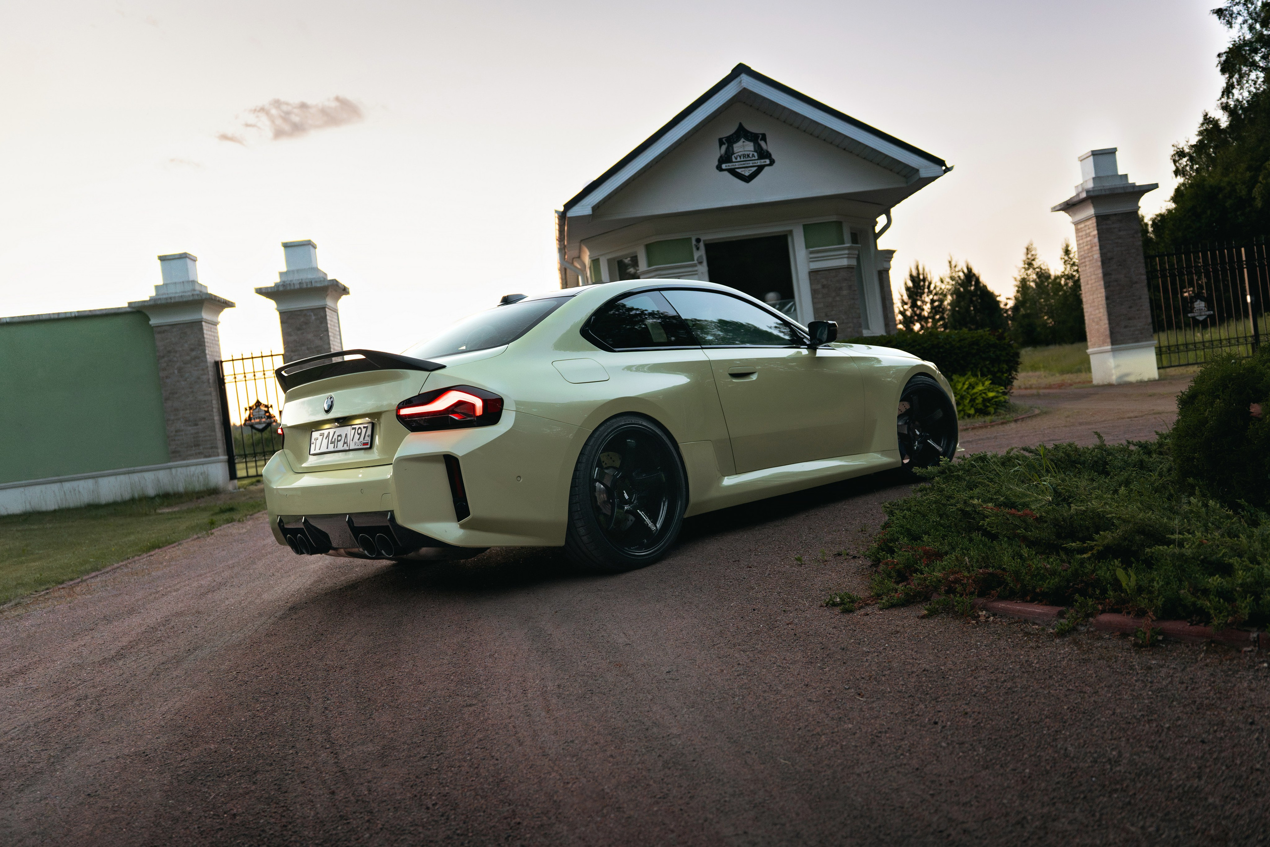 BMW M2 G87