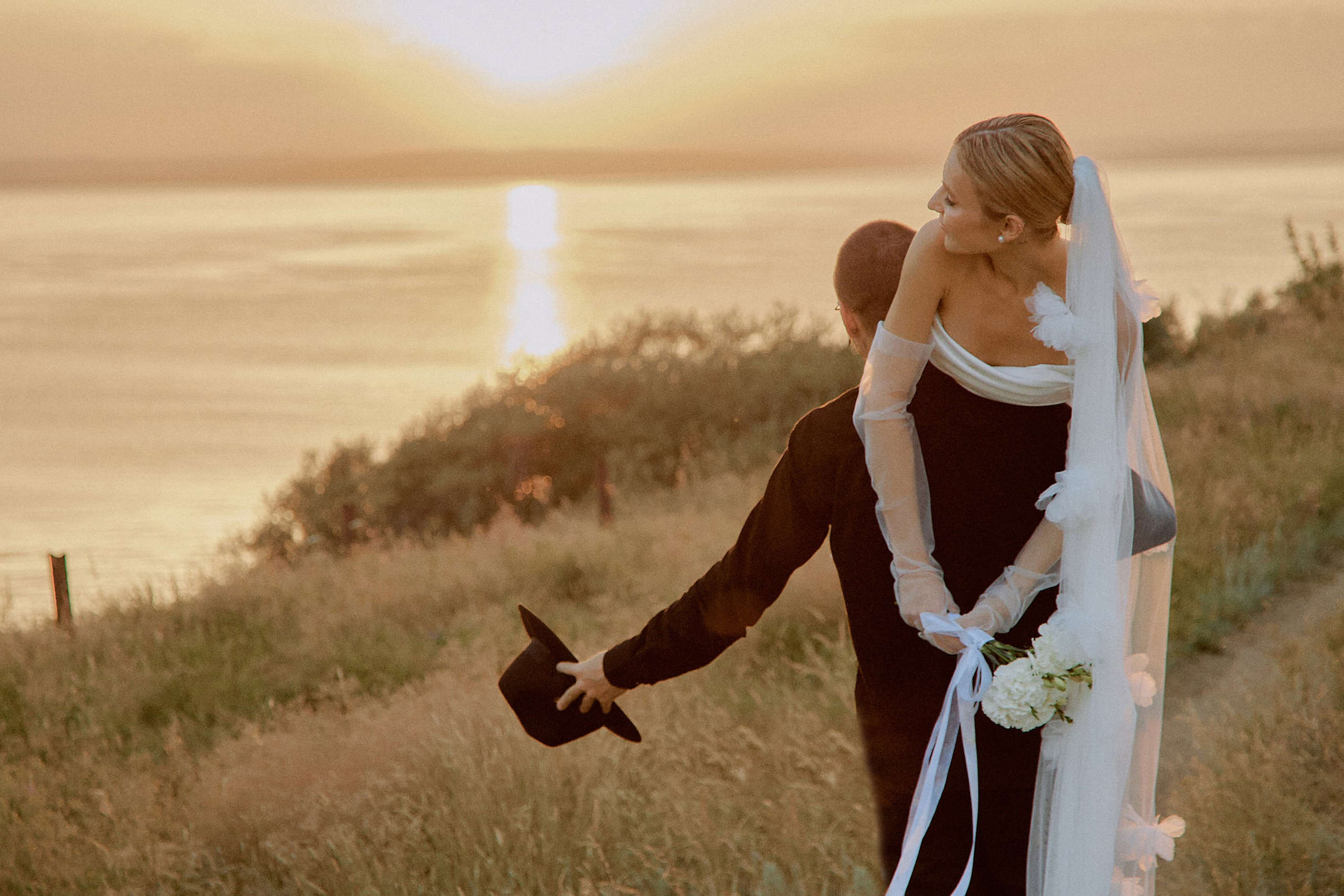 Унеси меня на закат