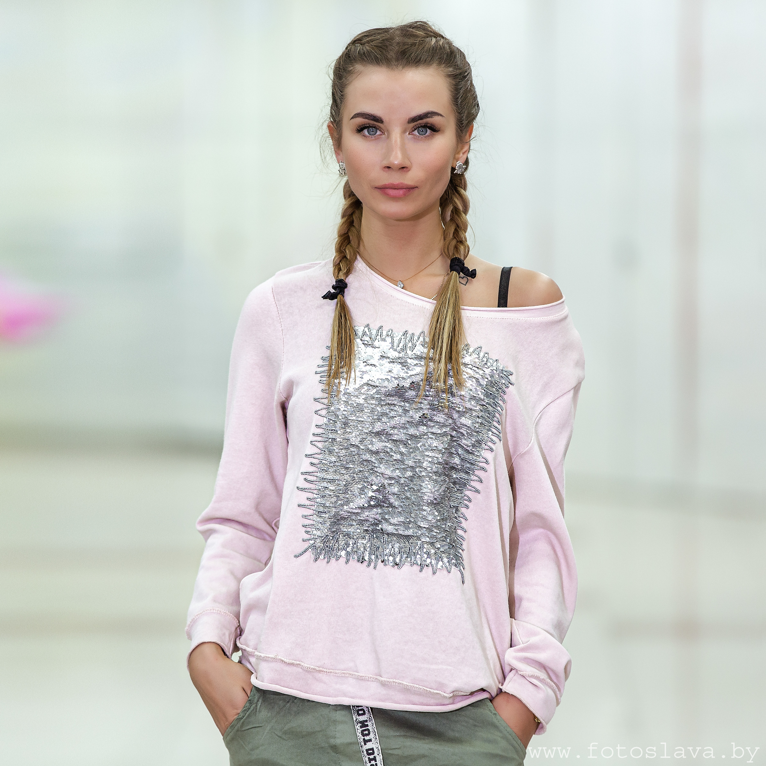 Рекламная фотосессия для бутика женской одежды. Свадебный фотограф в Барановичах Вячеслав Шах-Гусейнов, фотошкола