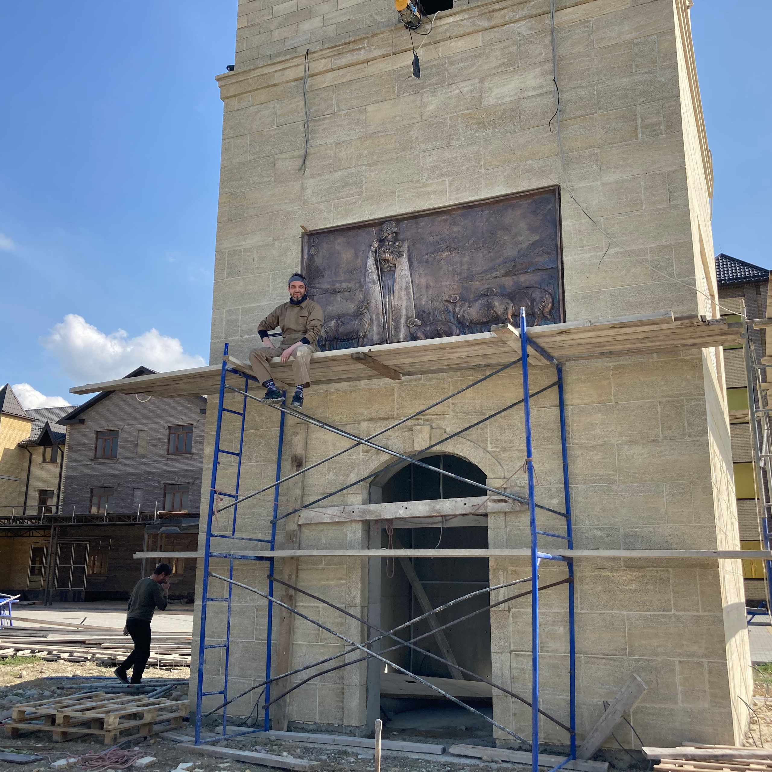 Дмитриев Алексей сделал скульптуру на Кавказе