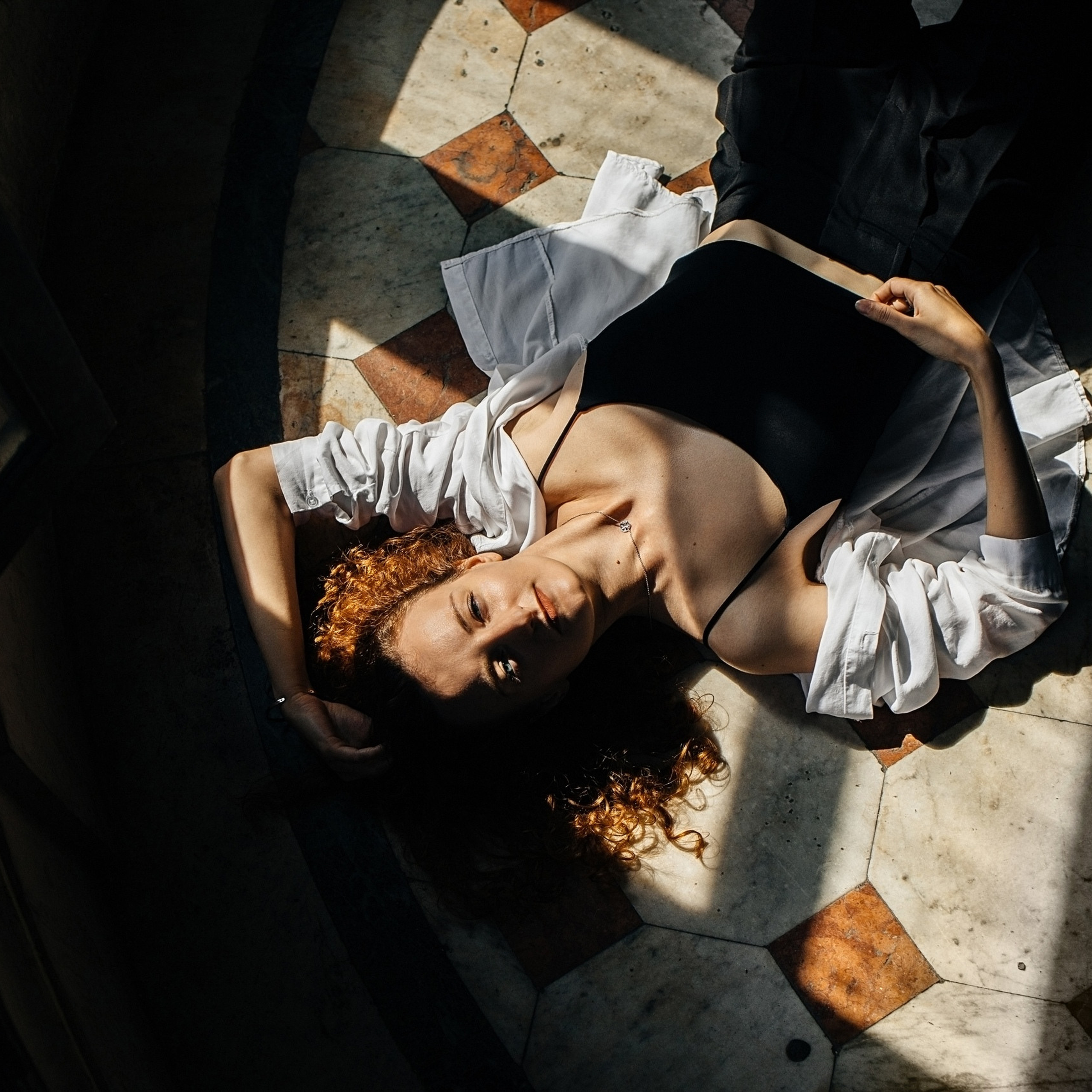 Фотосессия в парадной. Фотосессии в порадных Питербурга.