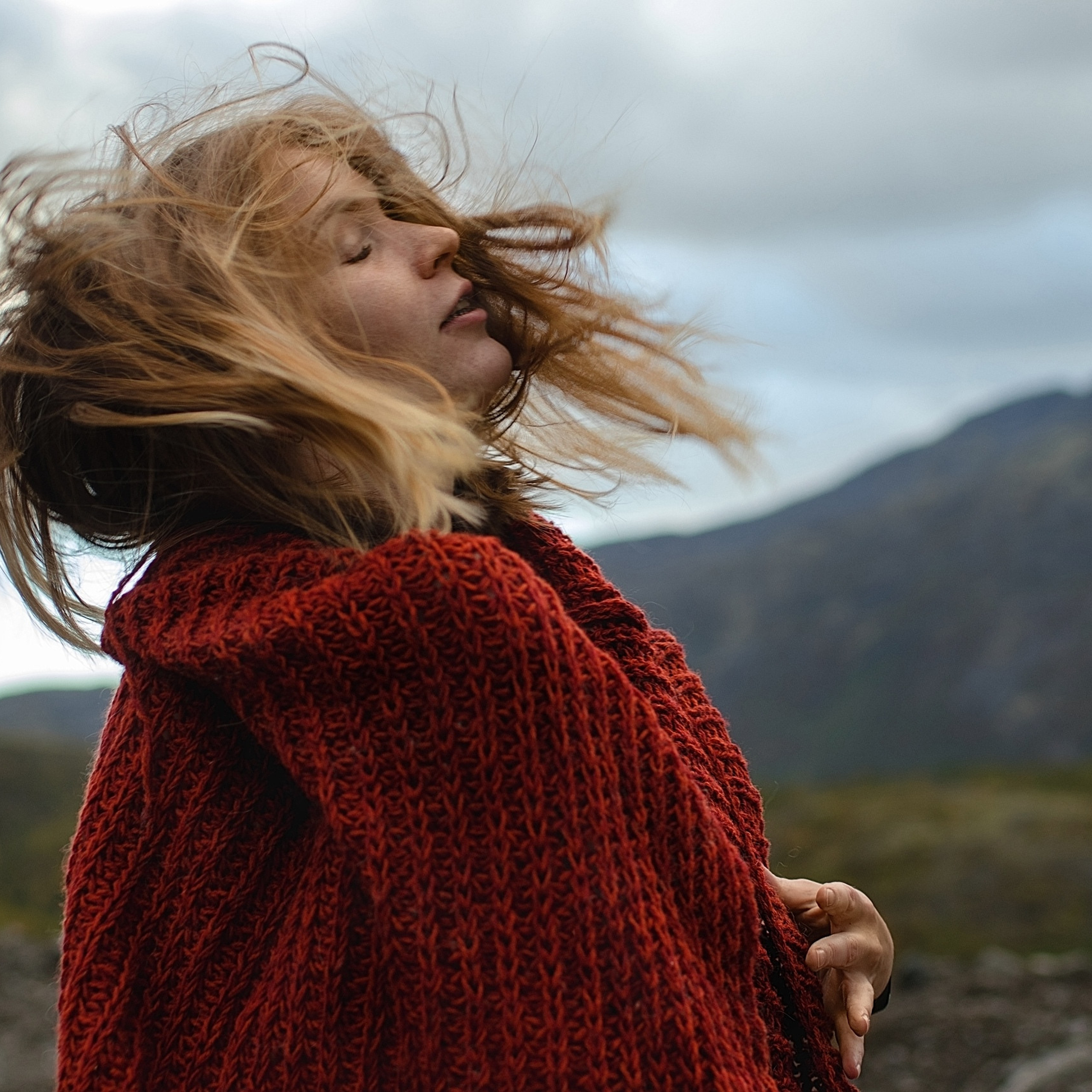 фотосессия в Хибинах , Хибины, зимние сказки , арт фофтосессия, женский портрет , Кандалакша , фотосессия со стулом на берегу , зимняя фотосессия в лесу , предновогодняя фотосессия апатиты кировск кандалакша Хибины Мурманск