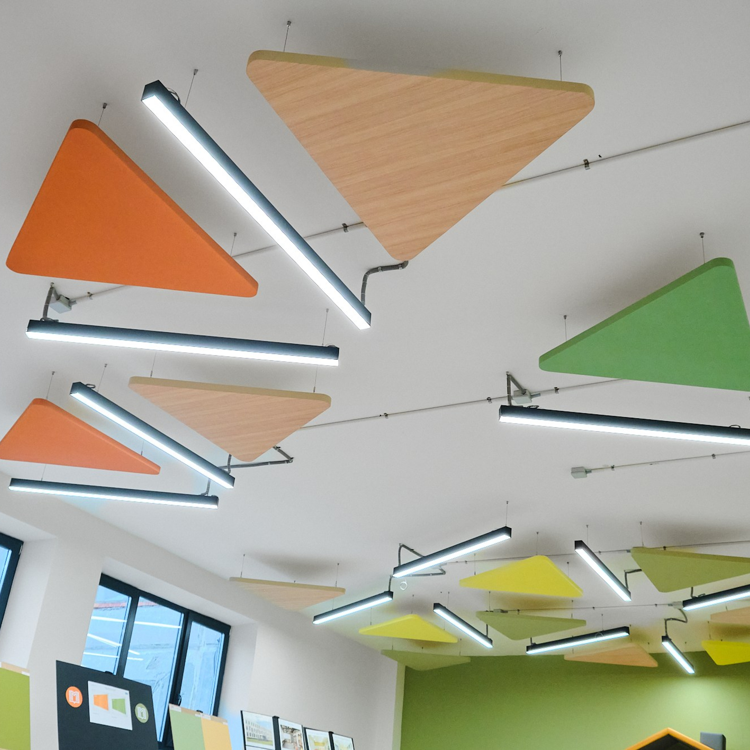 Подвесной потолок с панелями