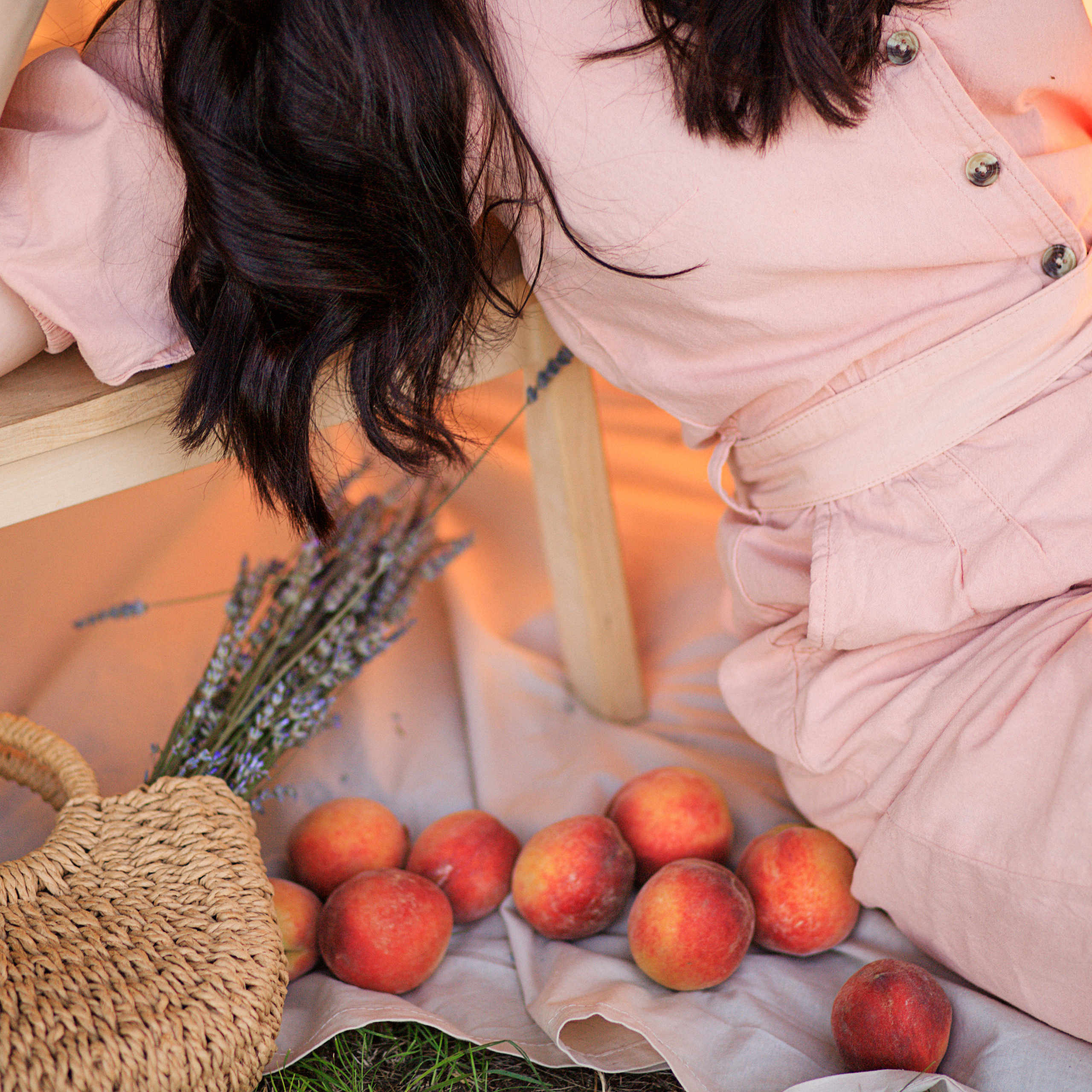Нежная фотосессия на природе с реквизитов. Семейный и детский фотограф в Краснодаре Лафета Алена