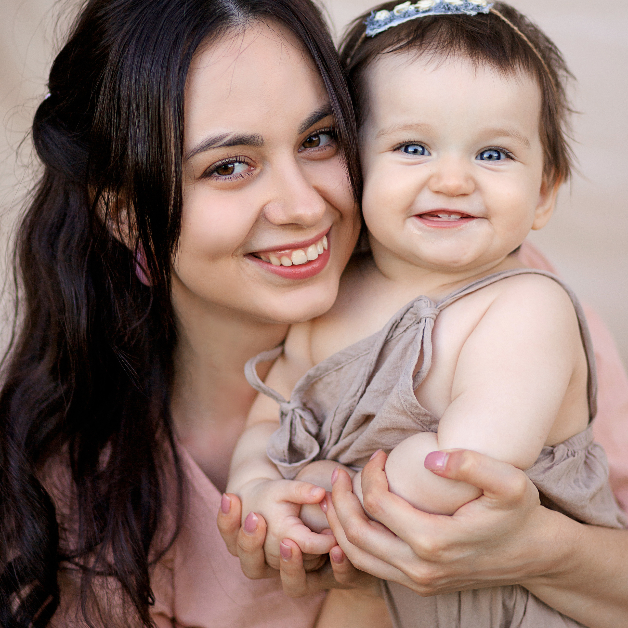 Нежная фотосессия на природе с реквизитов. Семейный и детский фотограф в Краснодаре Лафета Алена