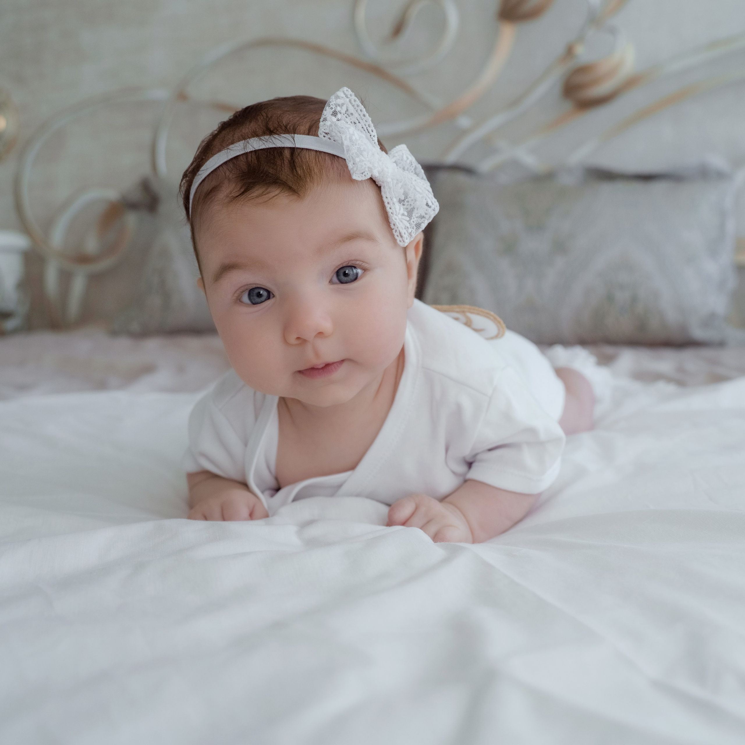 Фотосессия новорожденных с родителями