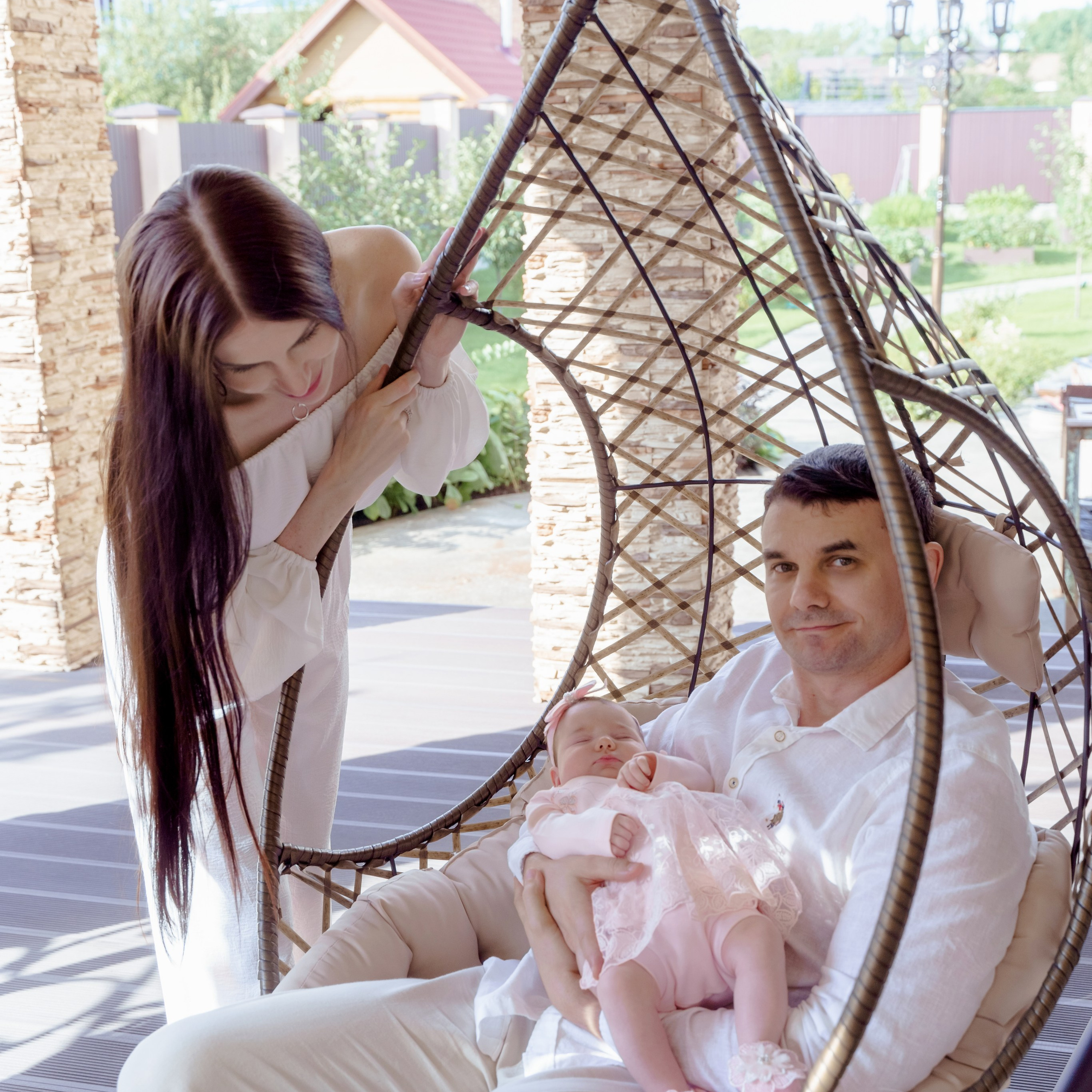 Фотосессия новорожденных с родителями