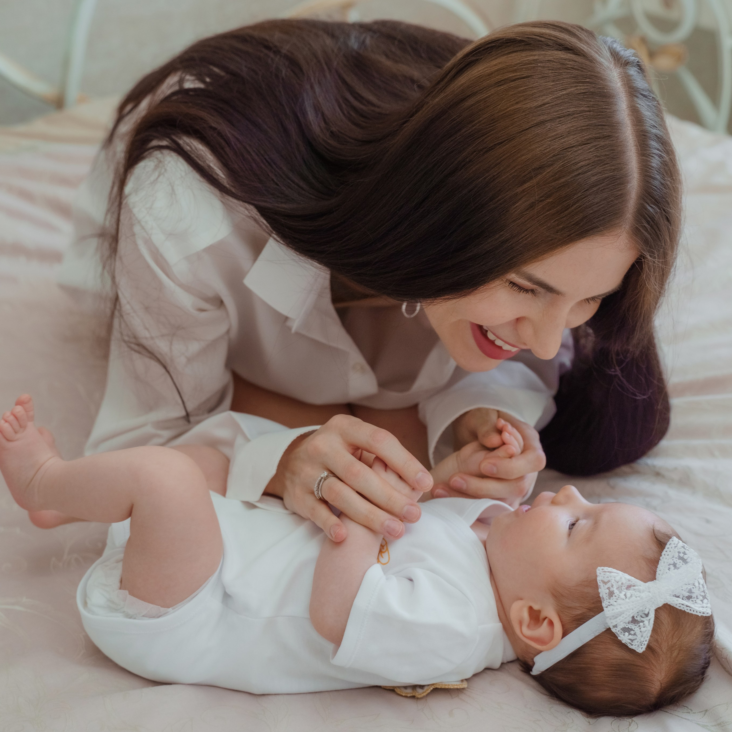 Фотосессия новорожденных с родителями