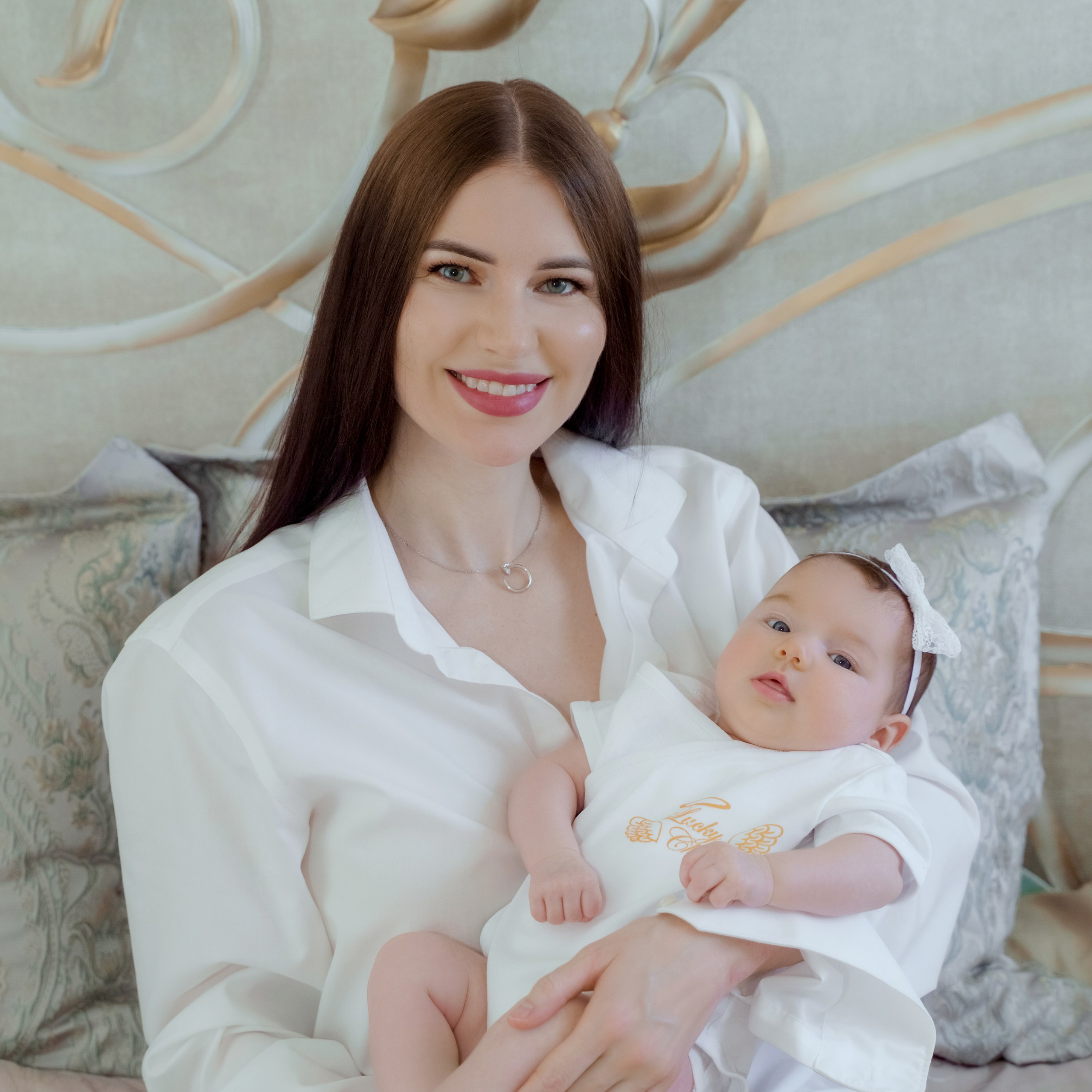 Фотосессия новорожденных с родителями