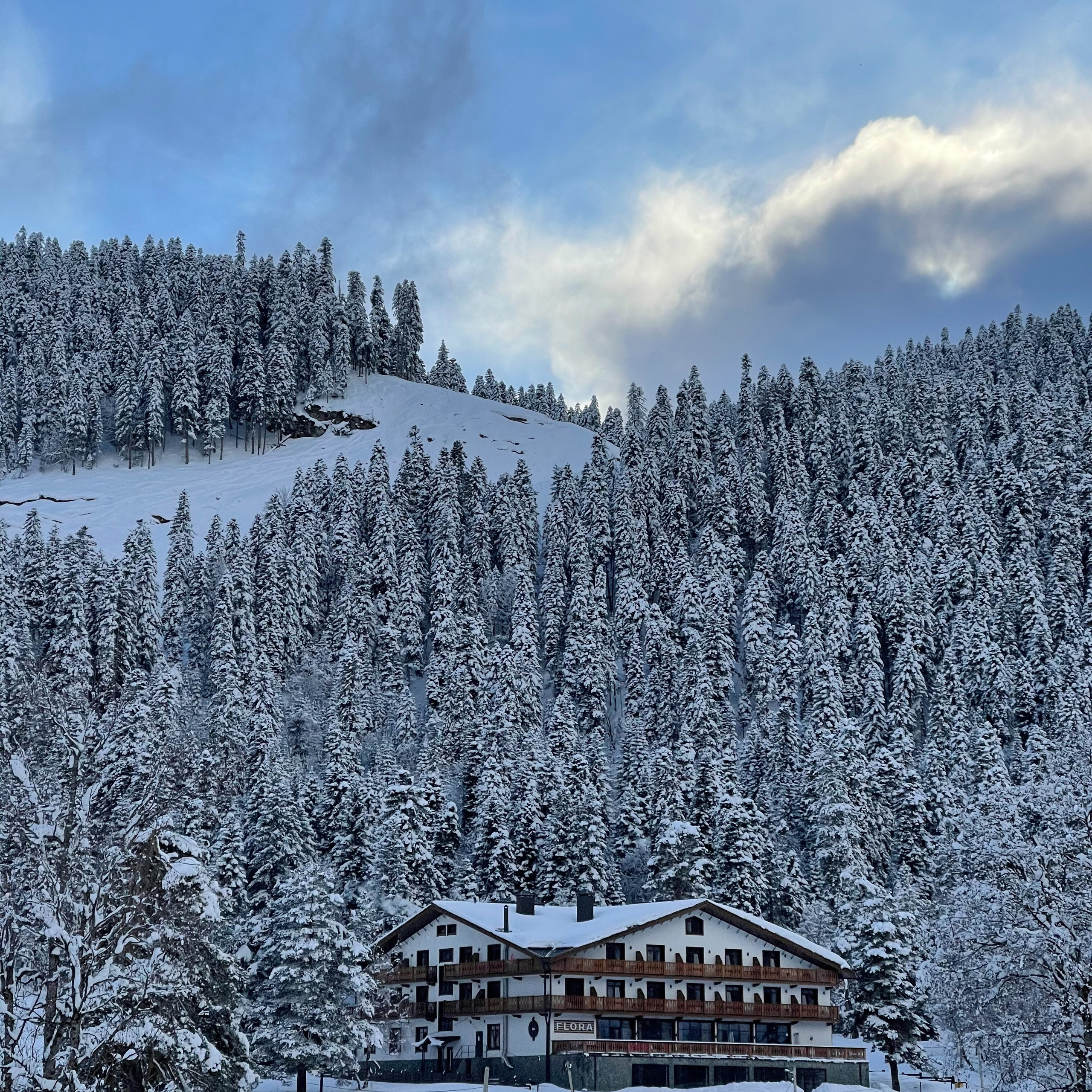 Snow camp. Архыз Эльбрус. Уникальные экспедиции — LUCKY CLAN