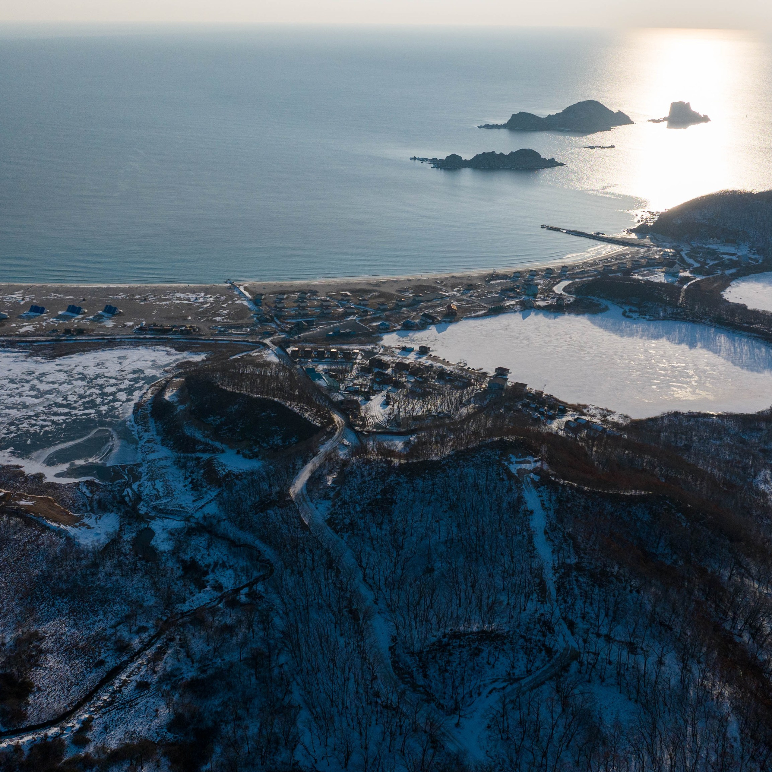 Бухты Триозерье, Окуневая, Спокойная