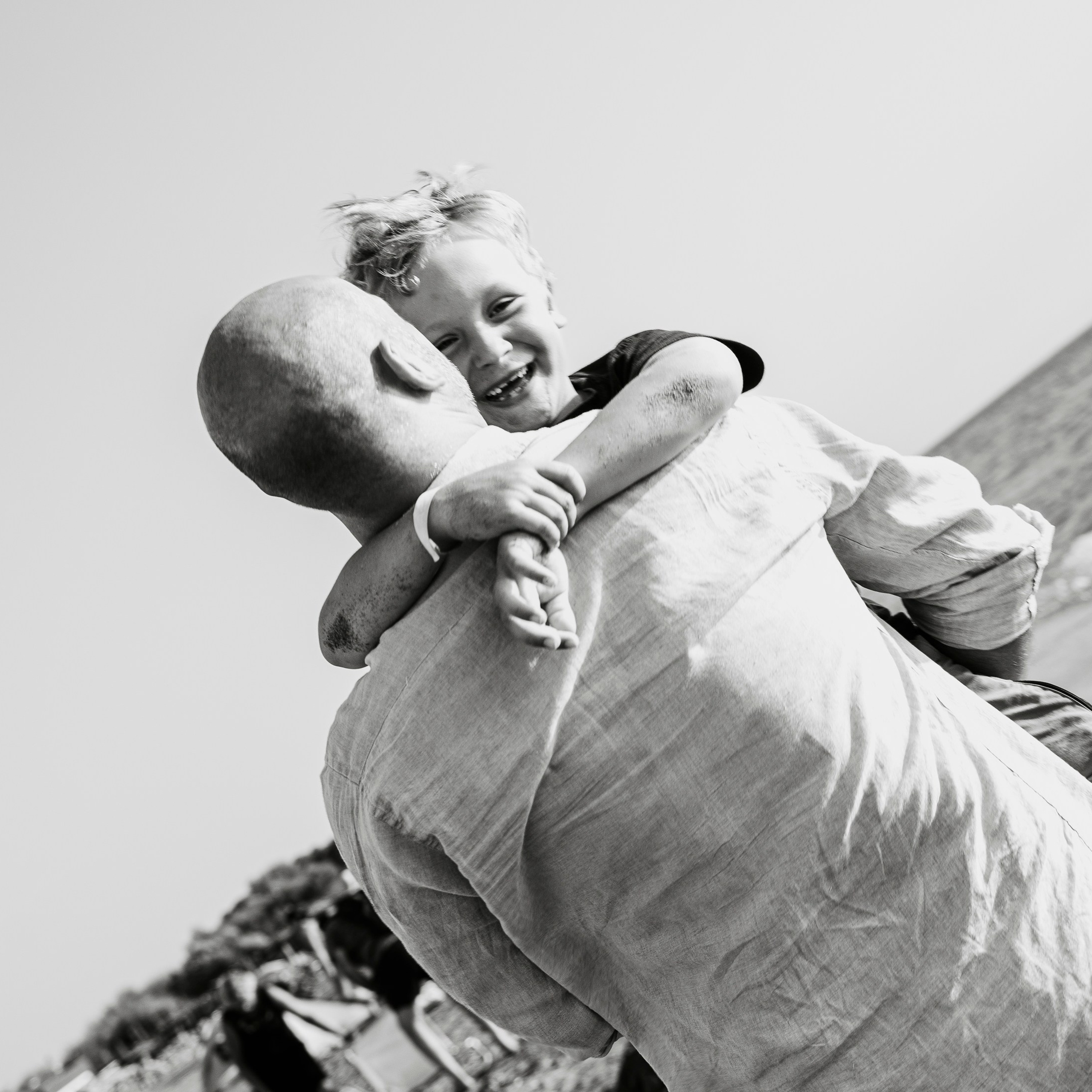 Fun Family Photoshoots in Tuscany amazing beach| Irina Zinovyeva Photo. Family Lifestyle Photographer in Lucca, Italia