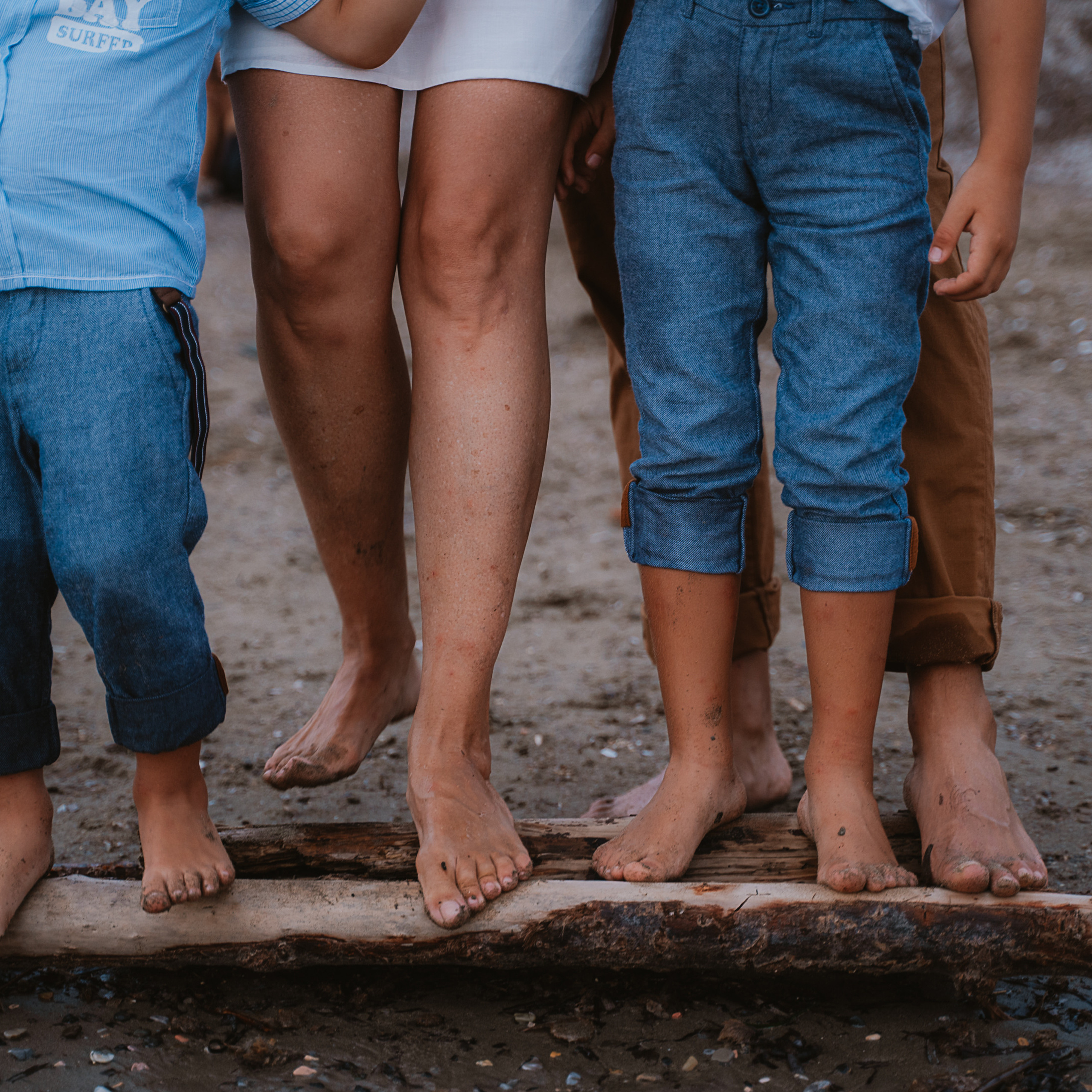 Fun Family Photoshoots in Tuscany amazing beach| Irina Zinovyeva Photo. Family Lifestyle Photographer in Lucca, Italia
