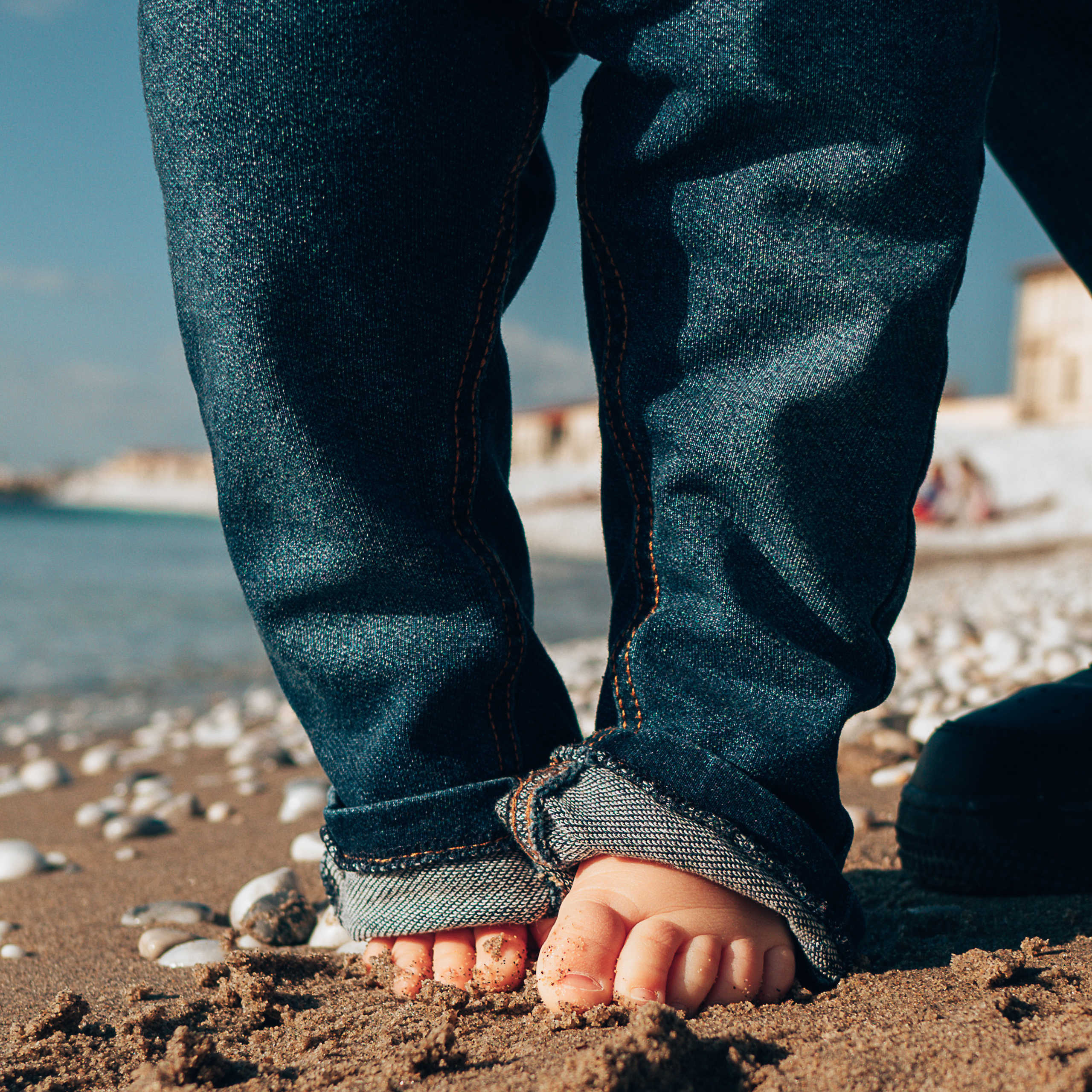 Fun Family Photoshoots in Tuscany amazing beach| Irina Zinovyeva Photo. Family Lifestyle Photographer in Lucca, Italia
