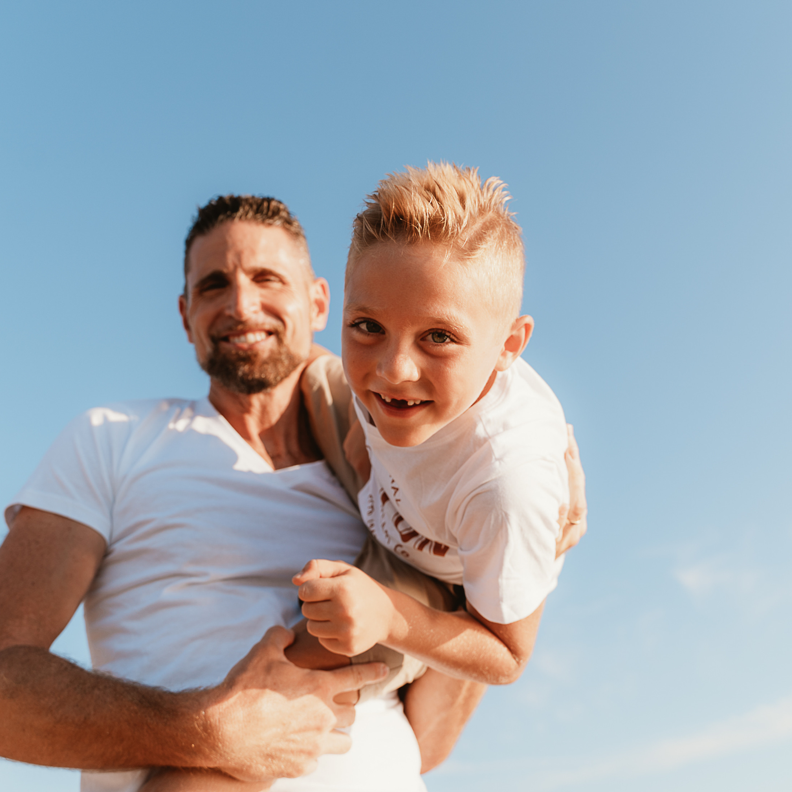 Fun Family Photoshoots in Tuscany amazing beach| Irina Zinovyeva Photo. Family Lifestyle Photographer in Lucca, Italia