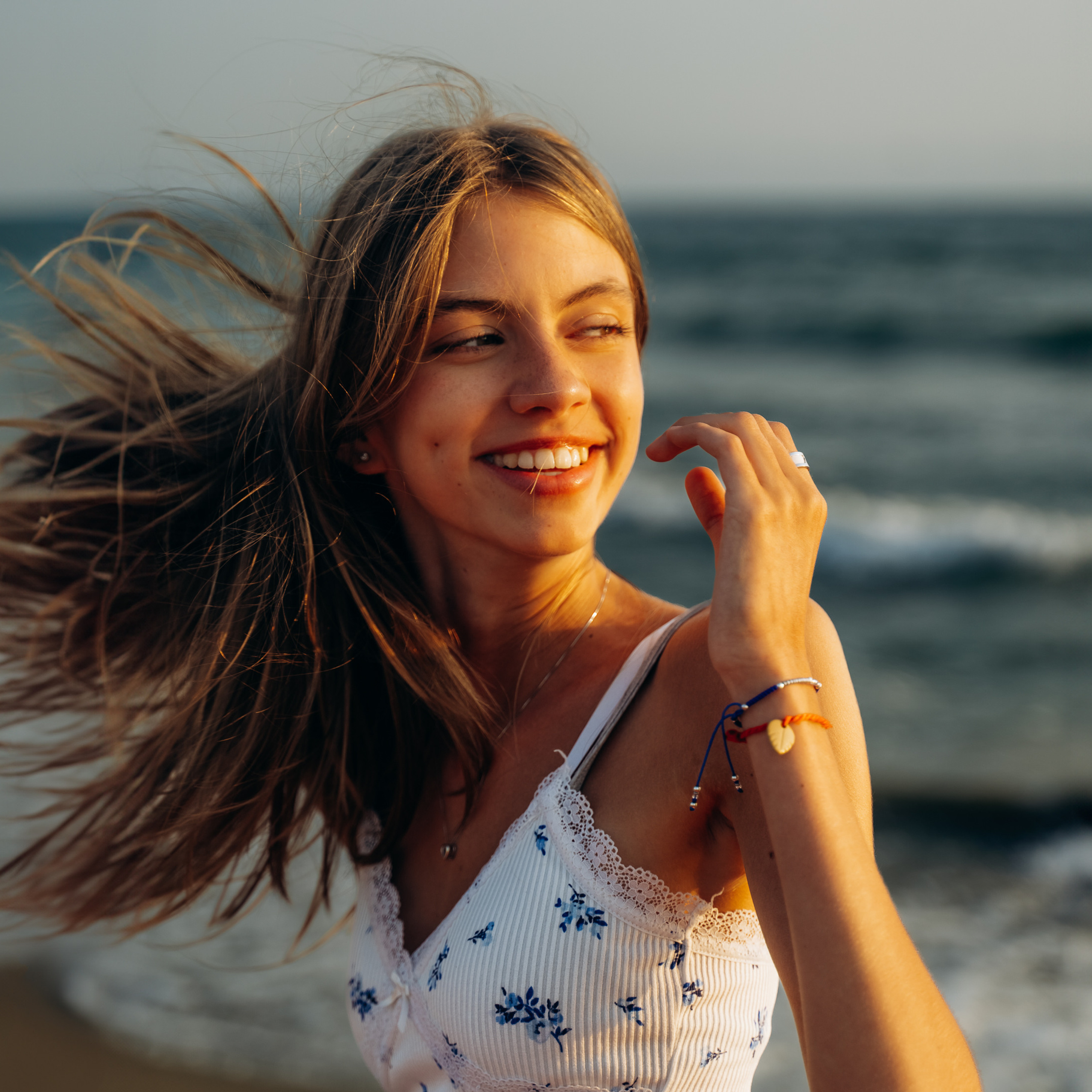 Fun Family Photoshoots in Tuscany amazing beach| Irina Zinovyeva Photo. Family Lifestyle Photographer in Lucca, Italia