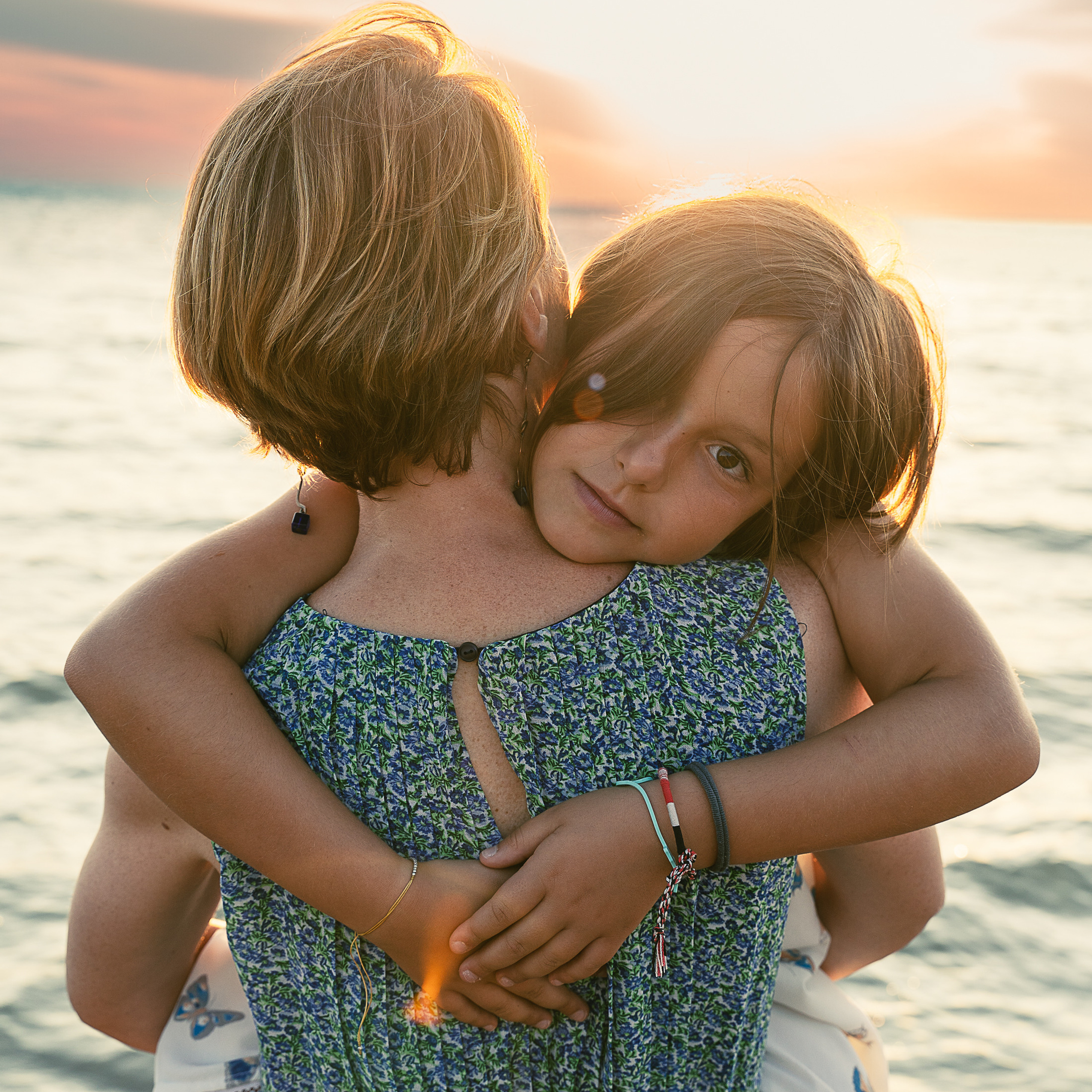 Fun Family Photoshoots in Tuscany amazing beach| Irina Zinovyeva Photo. Family Lifestyle Photographer in Lucca, Italia