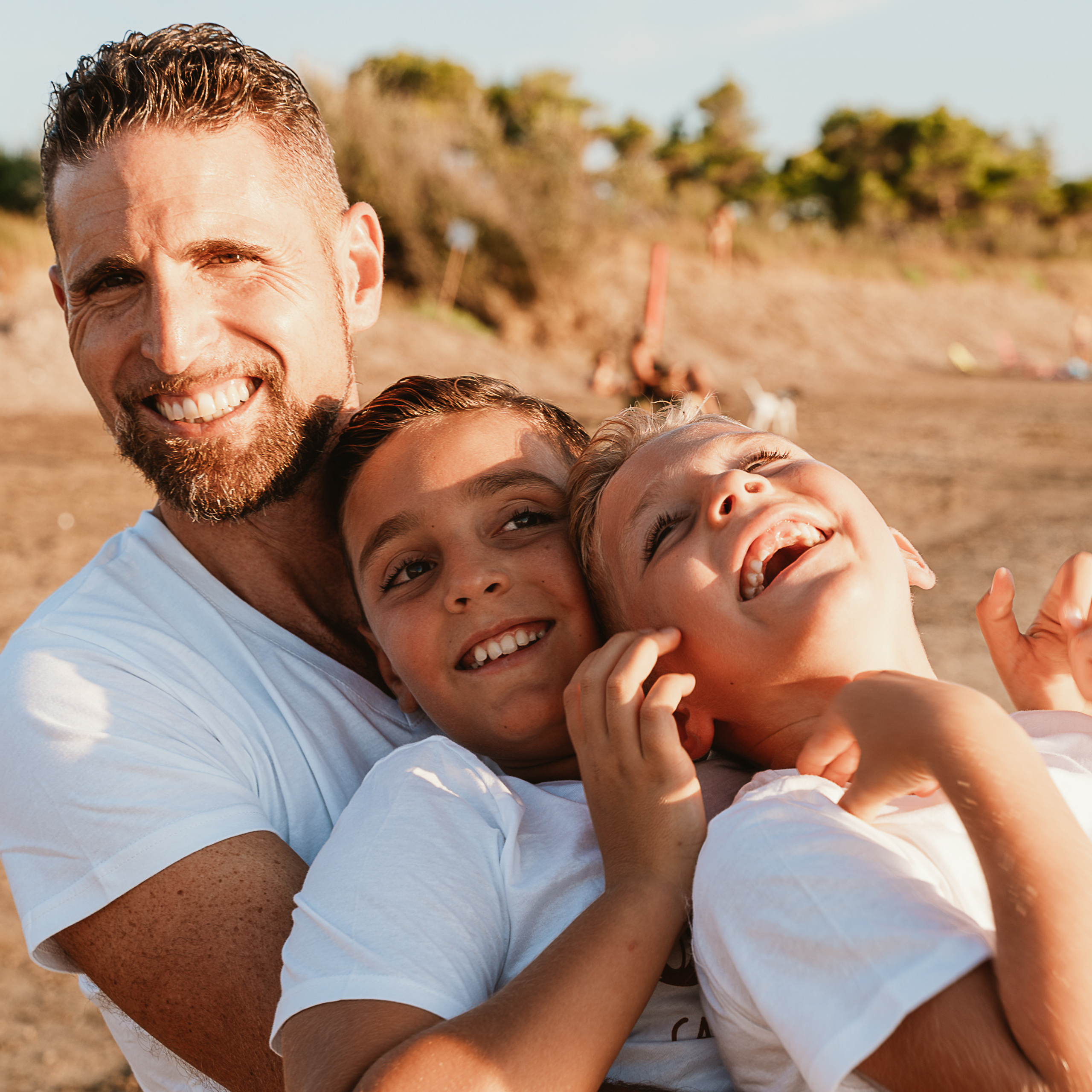 Fun Family Photoshoots in Tuscany amazing beach| Irina Zinovyeva Photo. Family Lifestyle Photographer in Lucca, Italia